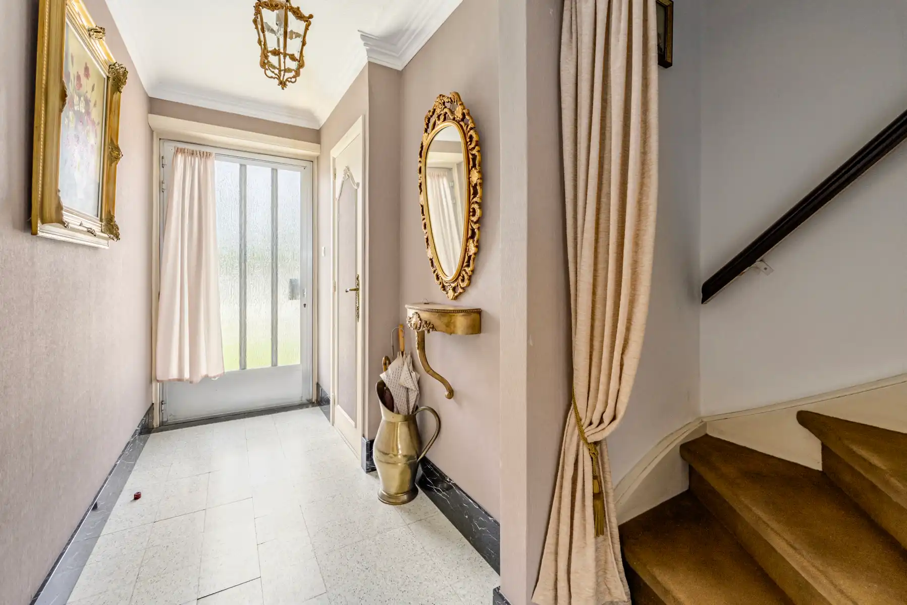 Rustig gelegen, deels te renoveren woning met 4 slpk, tuin. foto 4