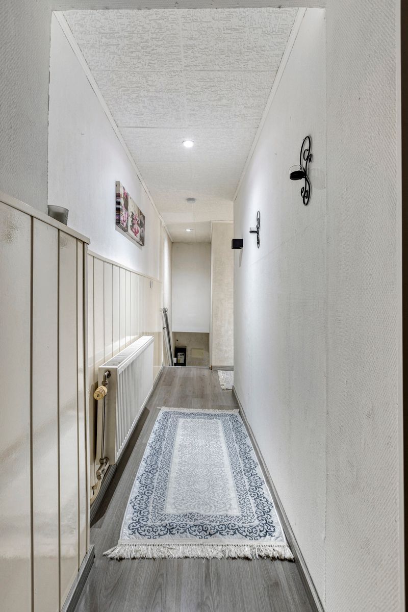 Gerenoveerde woning met 4 slaapkamers, veranda en zwembad. foto 15