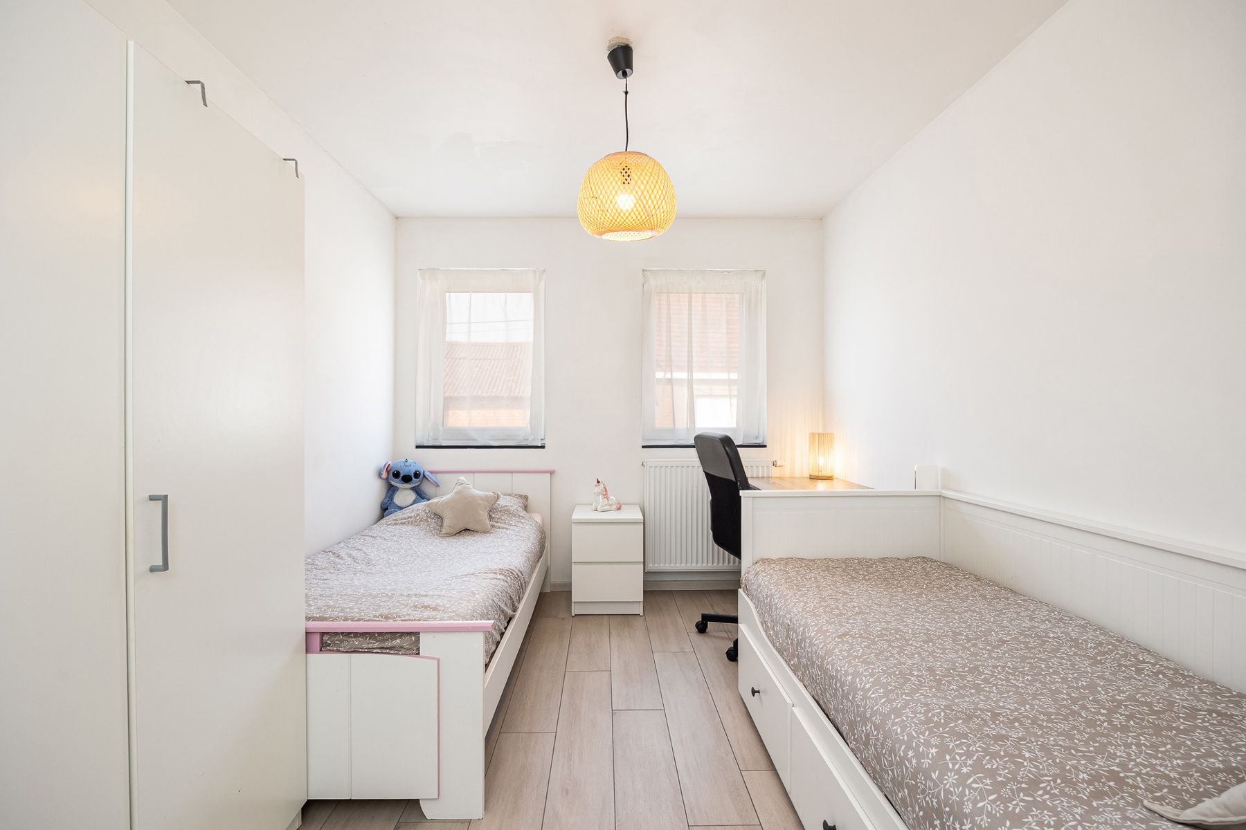 Moderne gezinswoning in landelijke omgeving. foto 11