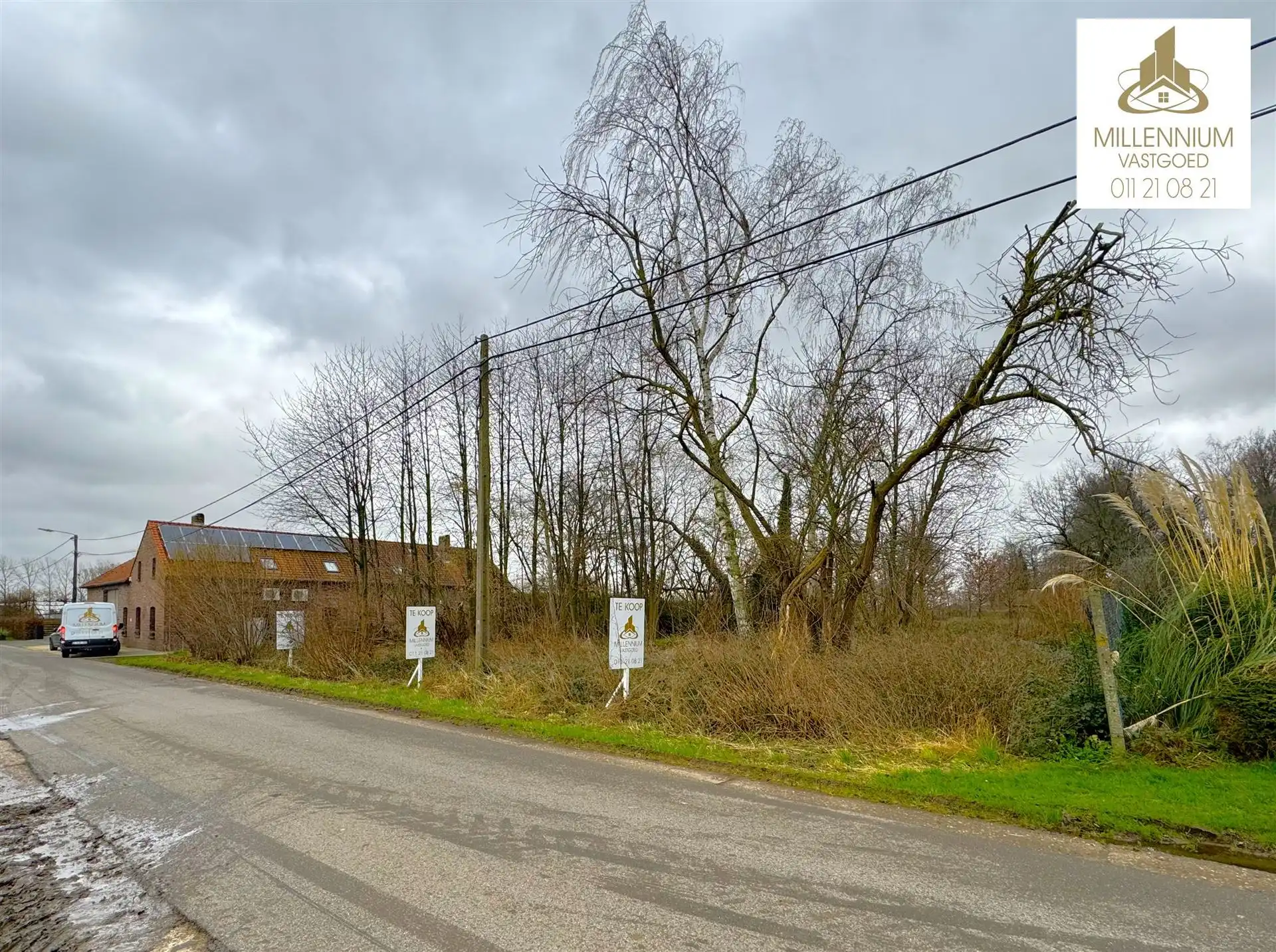 Grond foto {{pictureIndex}}