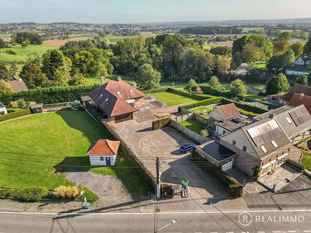 Multifunctionele eigendom bovenop Tiegemberg met magnifiek zicht foto 19