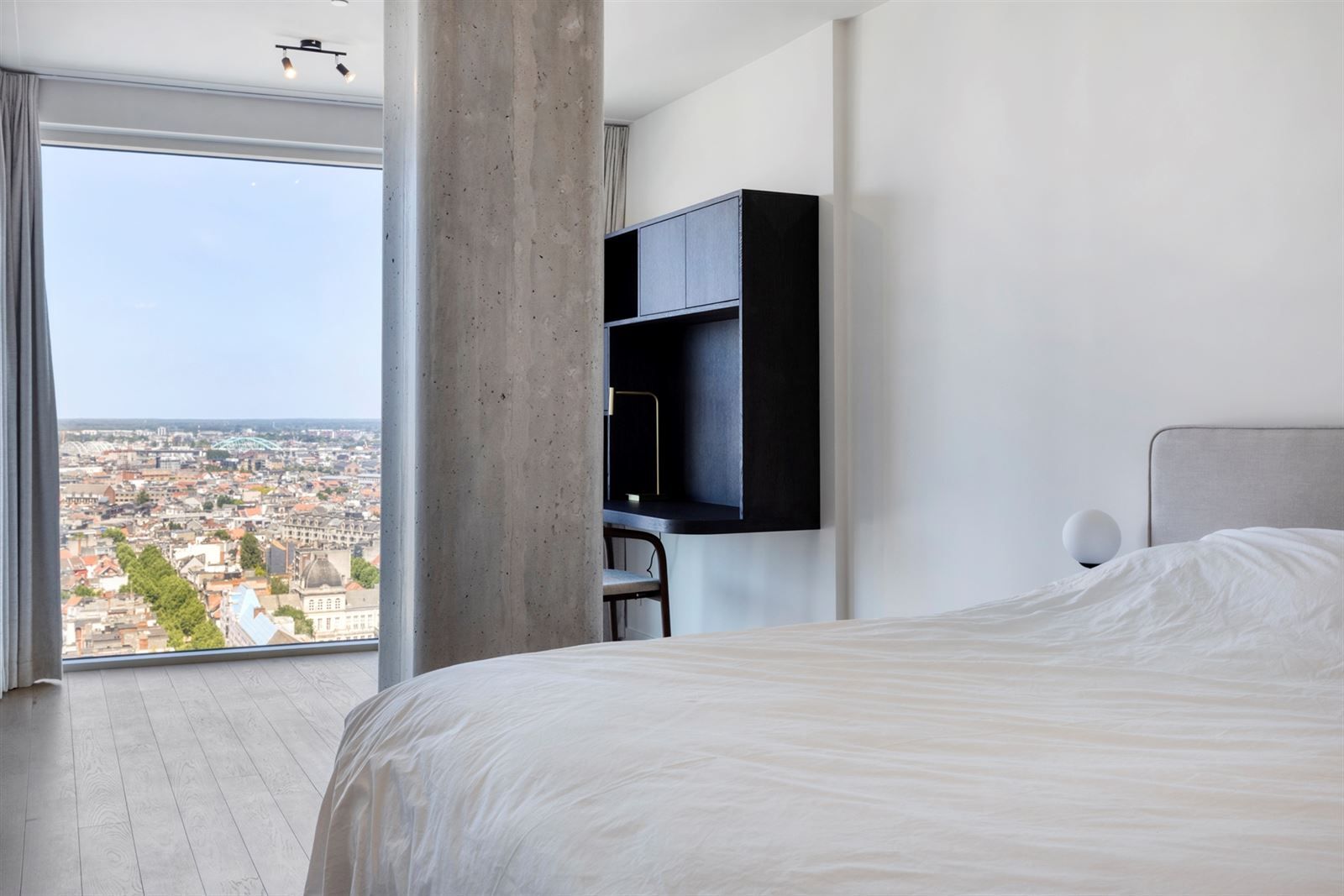 ANTWERP TOWER: SKY IS THE LIMIT 19de verdiep  foto 15