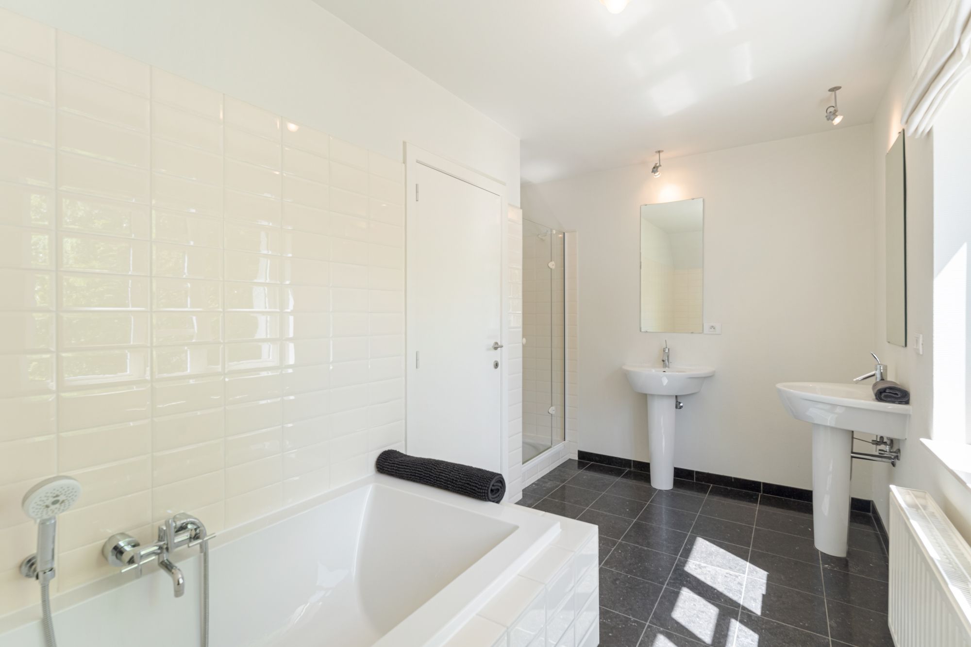 Exclusieve villa met tijdloze klasse, zwemvijver en zicht op groen te Hasselt ! foto 22