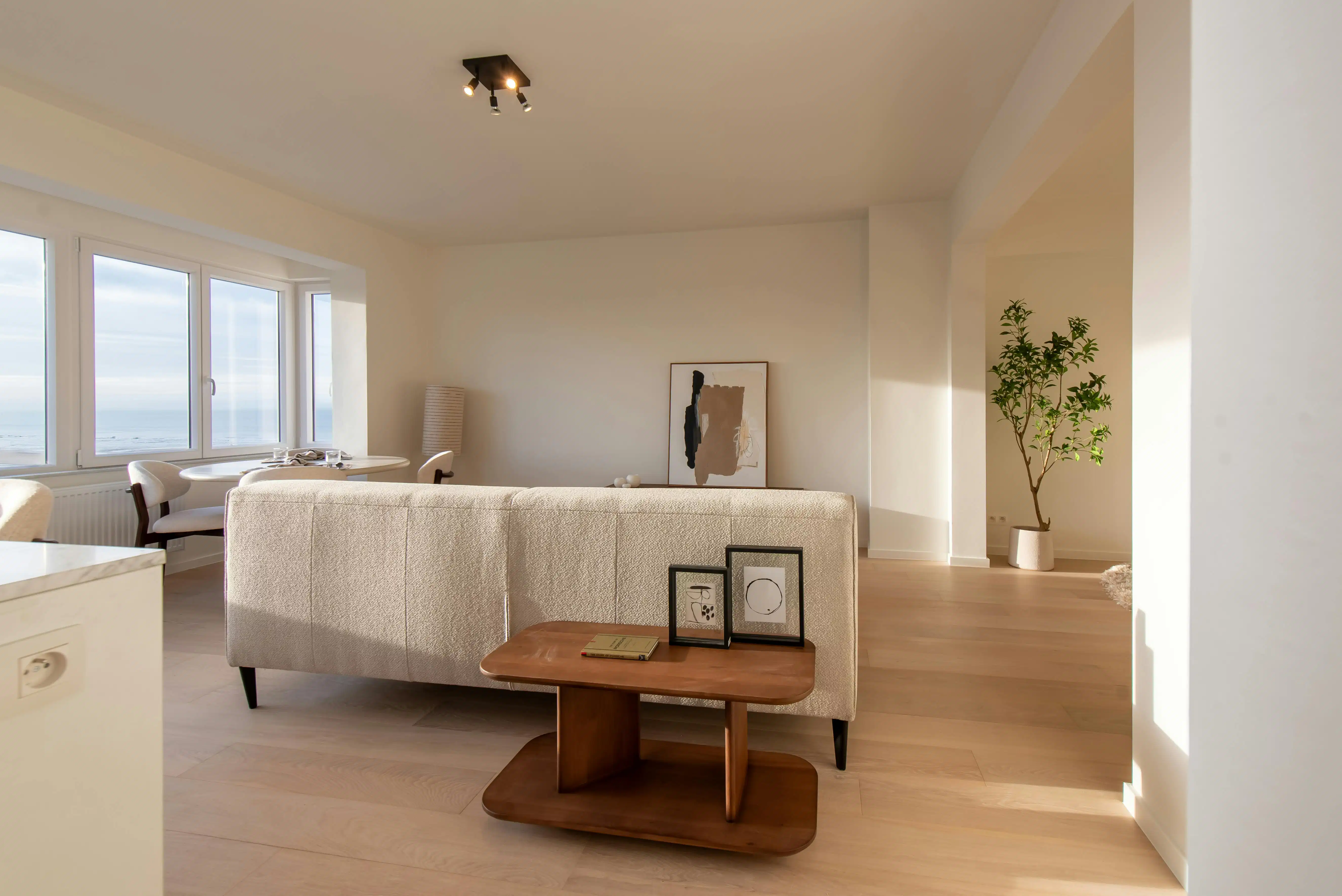 Prachtig gerenoveerd appartement met zijdelings zeezicht  foto 16