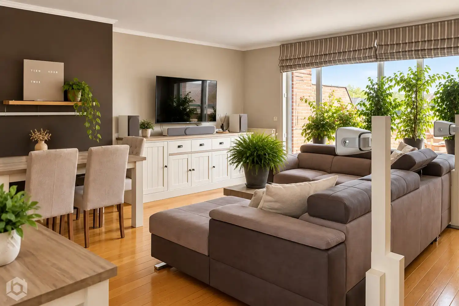 Instapklaar appartement met 2 slpkrs, riant terras en garage foto 2