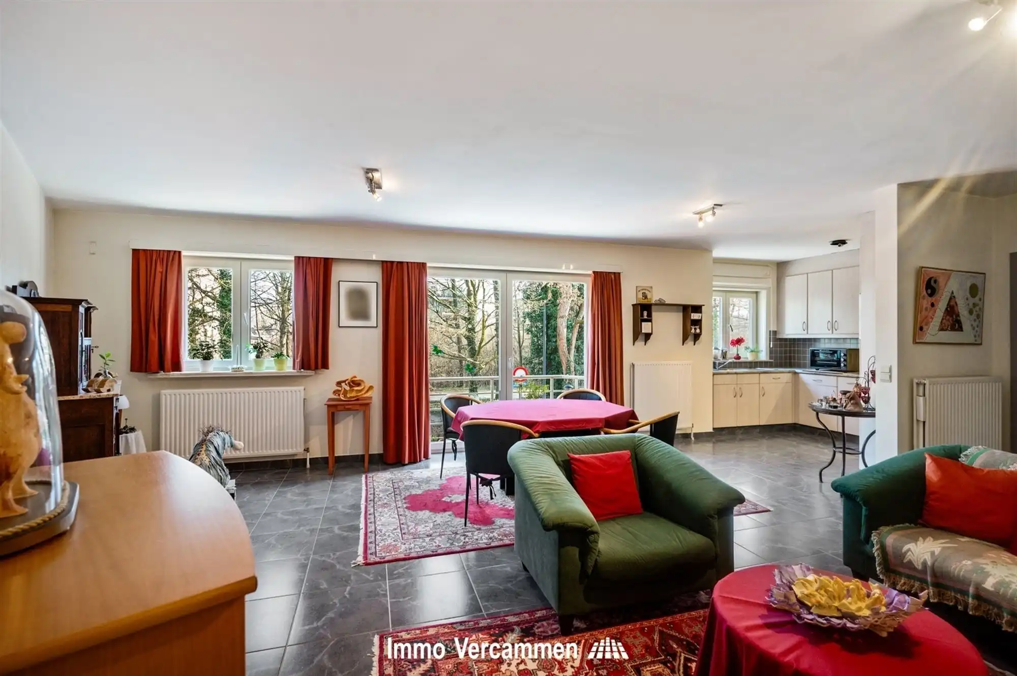 Lichtrijk 2-slaapkamerappartement met balkon, kelder en fietsenstalling in Lier foto 2