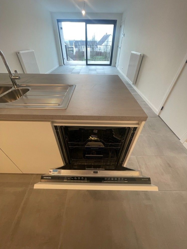 Nieuwbouw appartement met twee slaapkamers, terras, berging en staanplaats foto 19