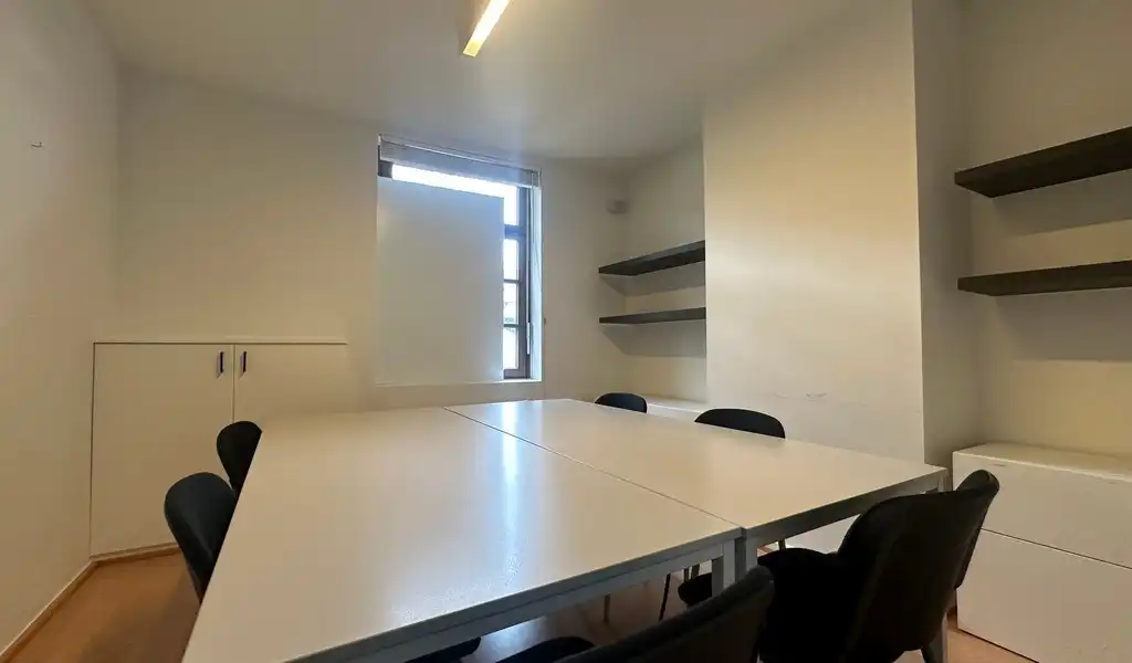 Ingedeeld kantoor te huur in standalone kantoorgebouw in Deurle foto 12