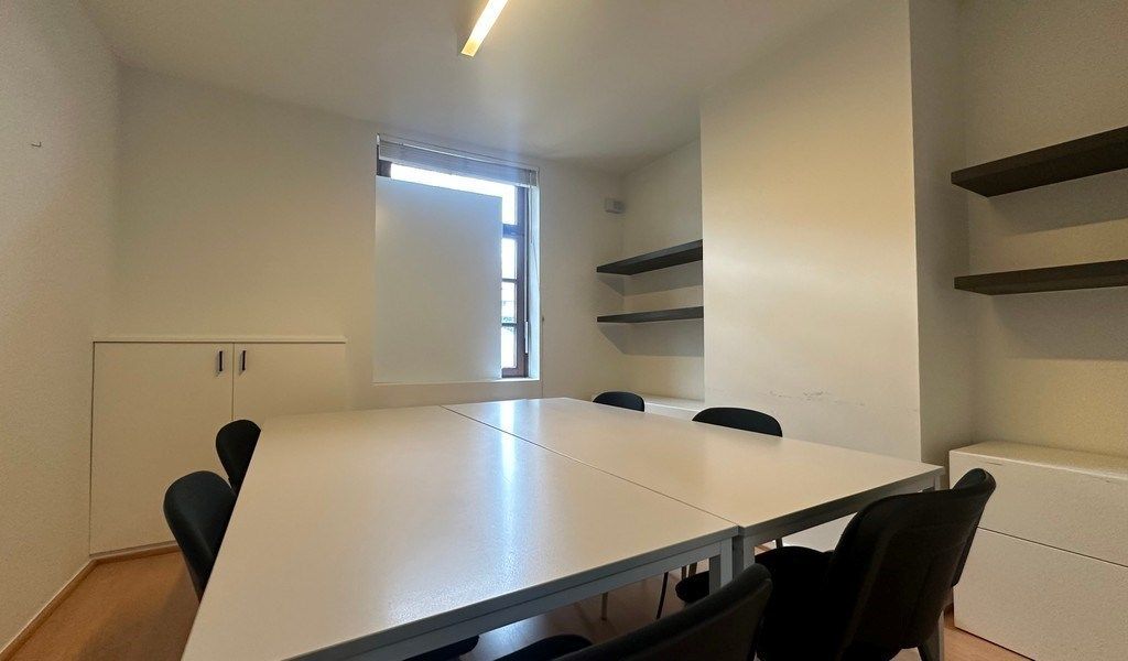 Ingedeeld kantoor te huur in standalone kantoorgebouw in Deurle foto 12