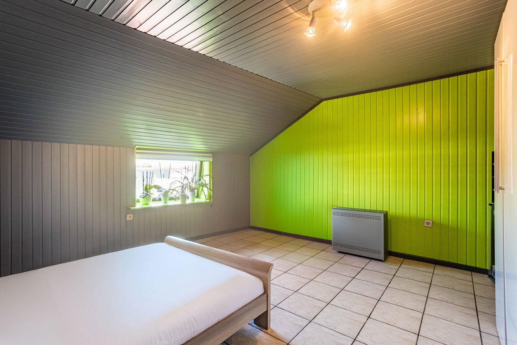 Charmante gezinswoning met 4SLPK en tuin foto 16