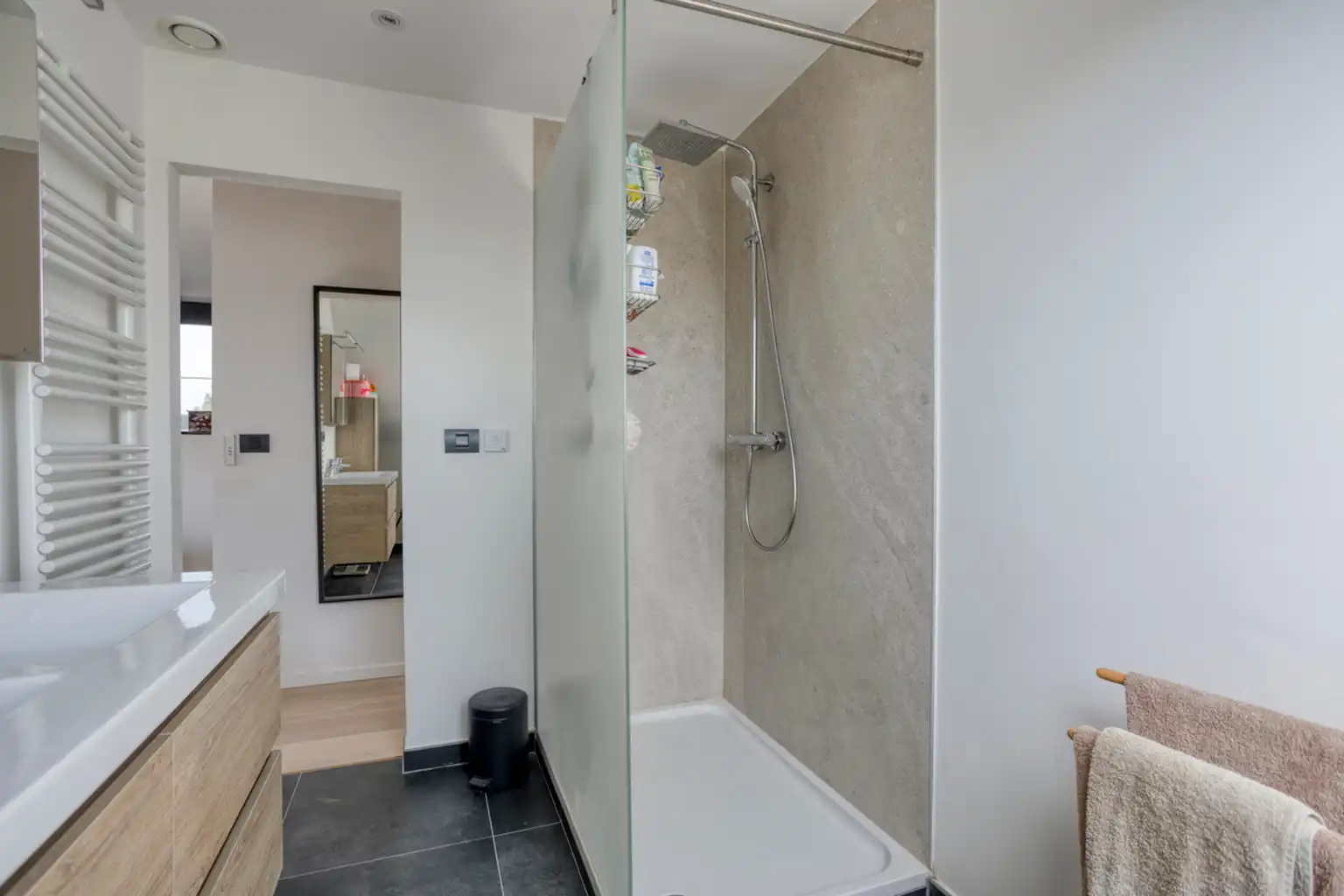 Prachtig gerenoveerde duplex appartement gelegen te Wemmel foto 11
