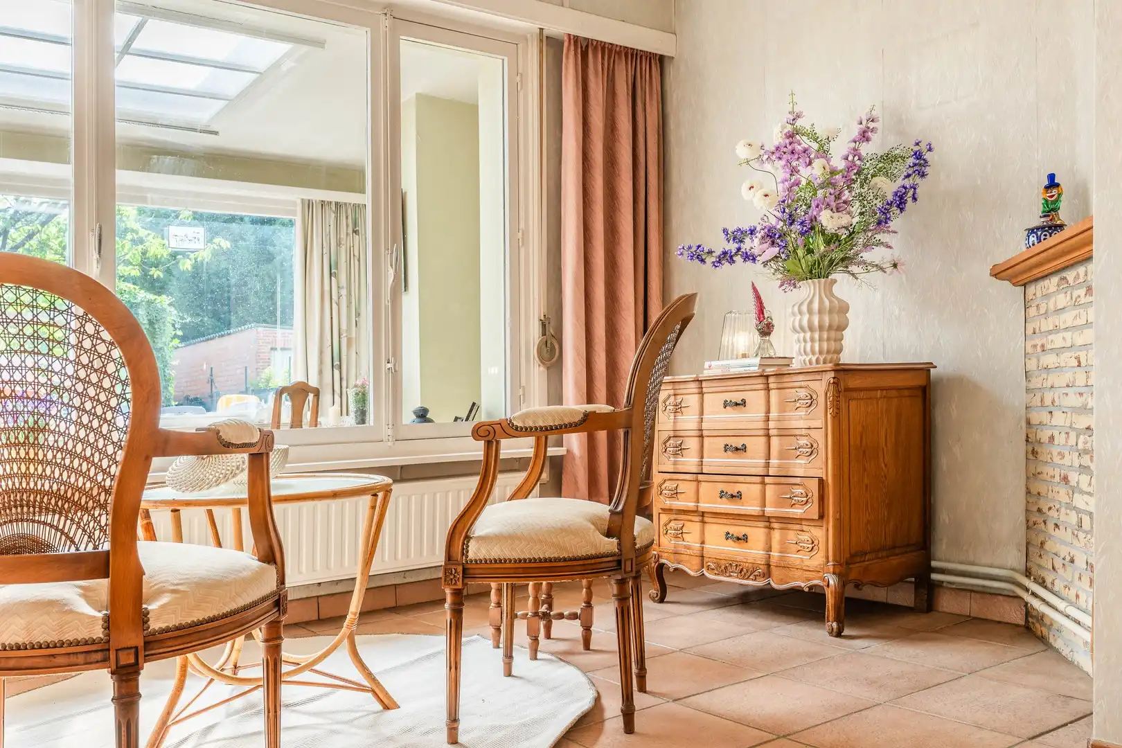 Charmant halfopen huis met 3 slaapkamers, garage en ruime zolder in Brasschaat - perfect voor jouw gezin! foto 3