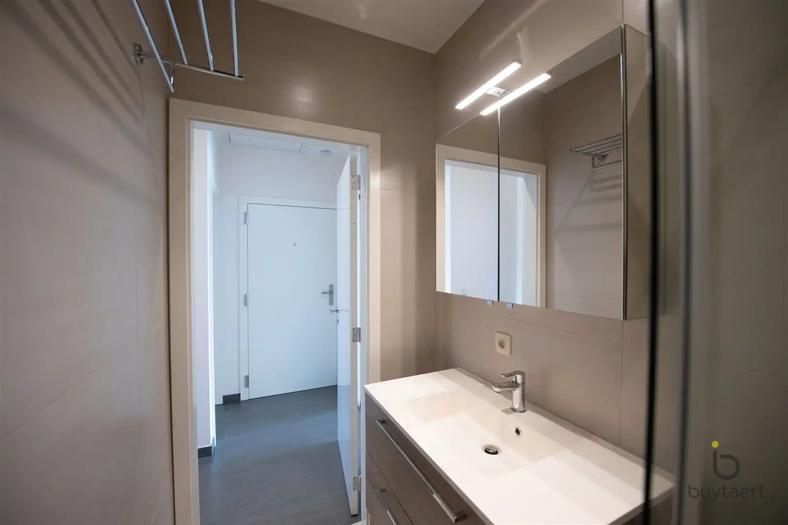 TOP ONDERHOUDEN DAKAPPARTEMENT IN HARTJE SCHILDE MET RUIM ZONNIG TERRAS! foto 23