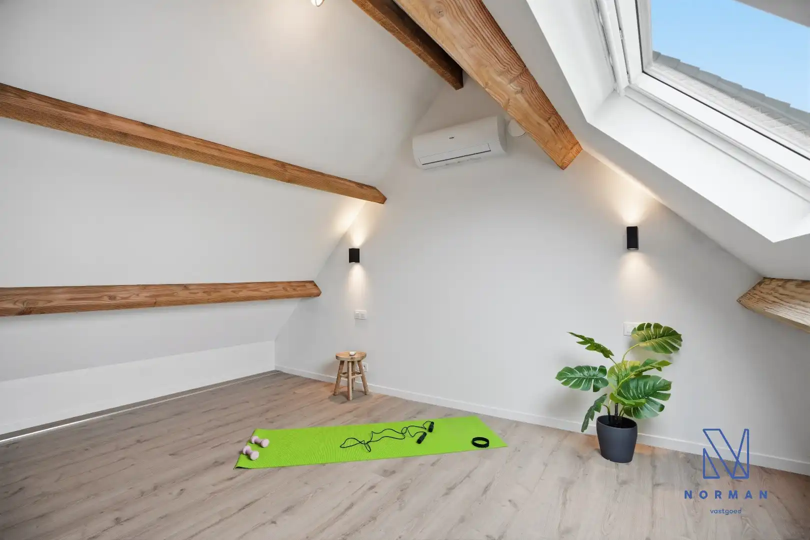 Instapklare, volledig gerenoveerde woning te koop met EPC A, uitgerust met zonnepanelen, drie slaapkamers en een aangelegde tuin. foto 25