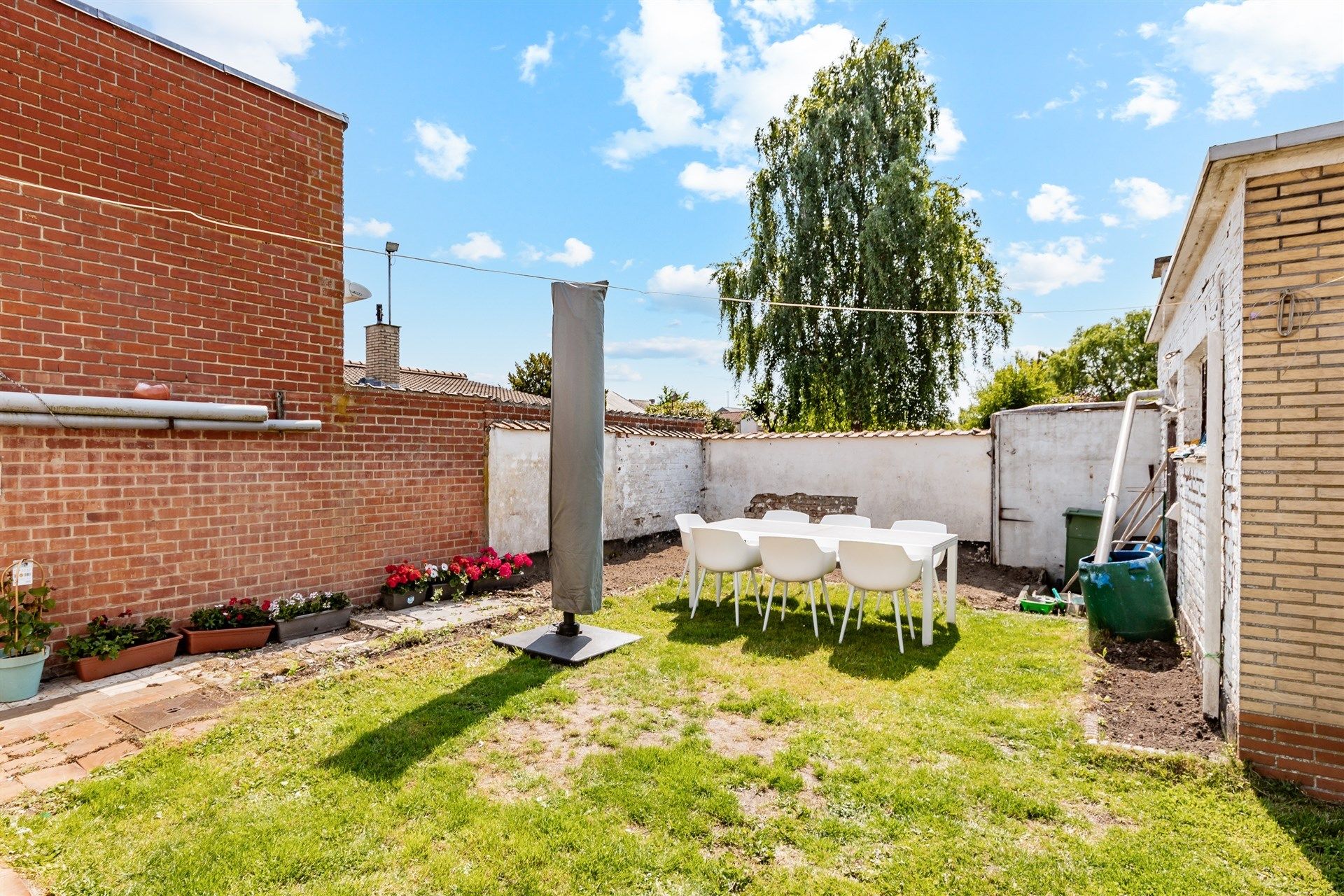 Halfopen bebouwing met 3 slk en tuin op goede ligging foto 19