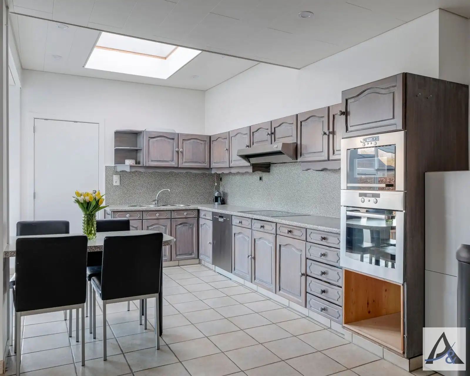 Instapklare eengezinswoning met prachtige tuin! foto 18