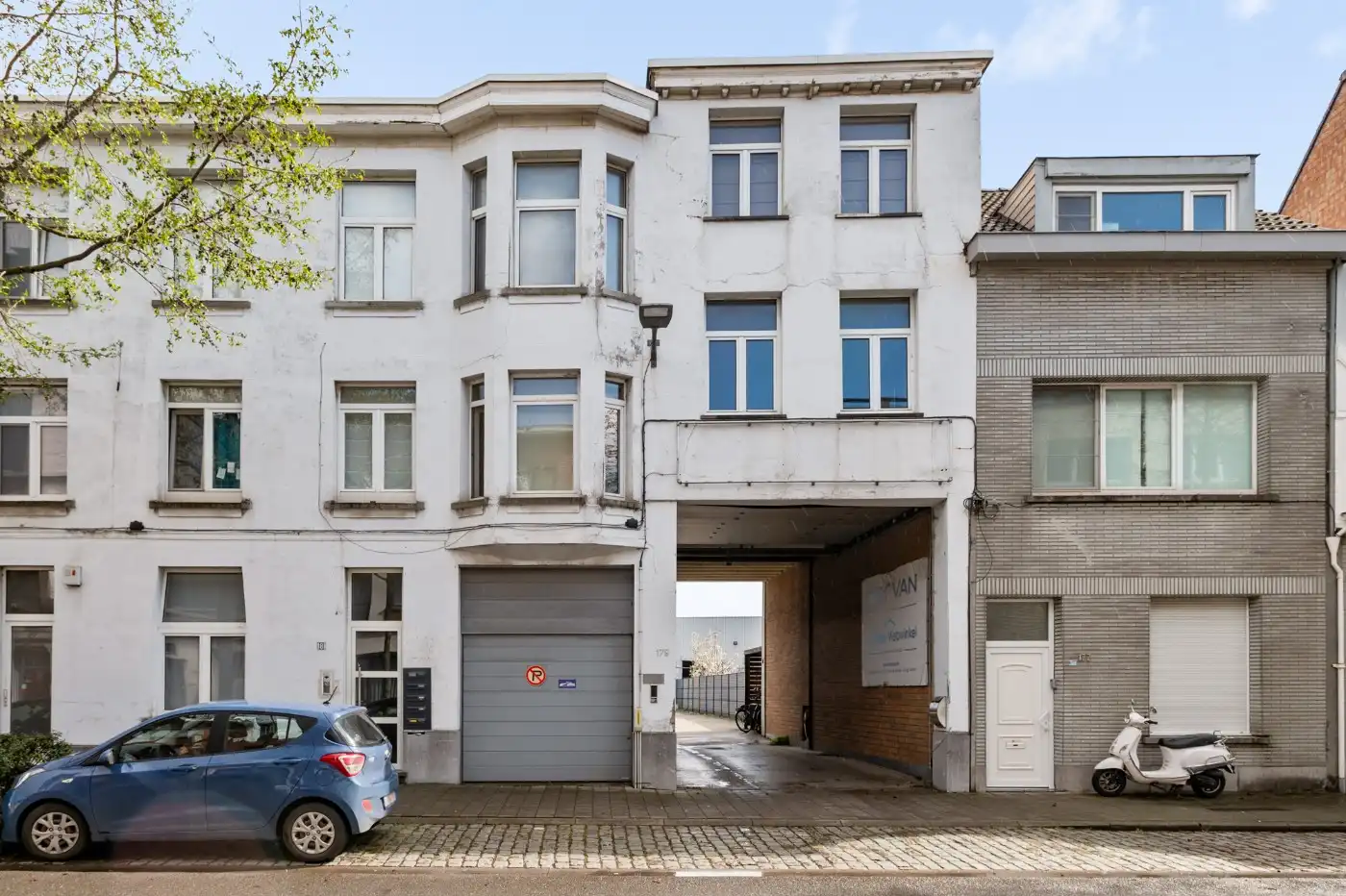 Instapklaar app. op 1ste verd. met 2 slpk. en autostaanplaats foto 25