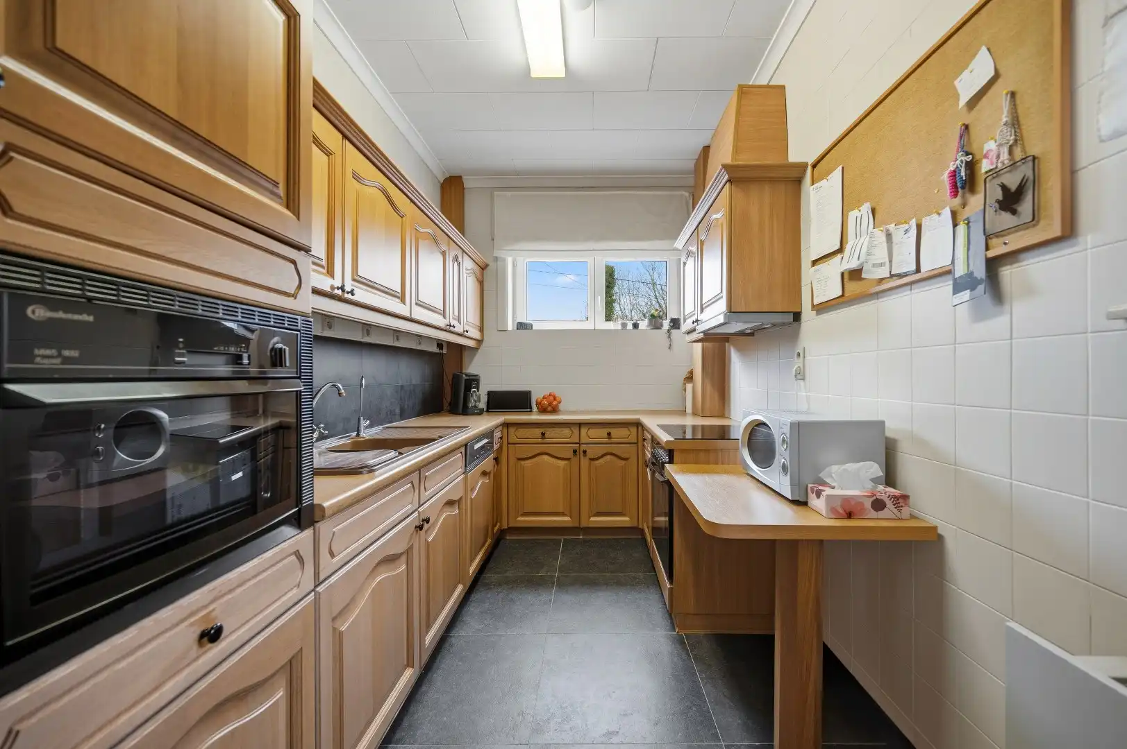 Instapklare woning met handelspand op een goede locatie foto 6