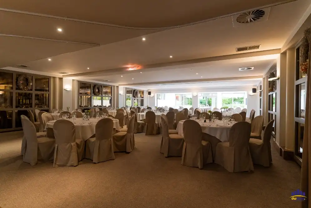 Te Koop: Unieke Feestzaal in Waregem – Instapklaar en Uitstekend Gelegen foto 6