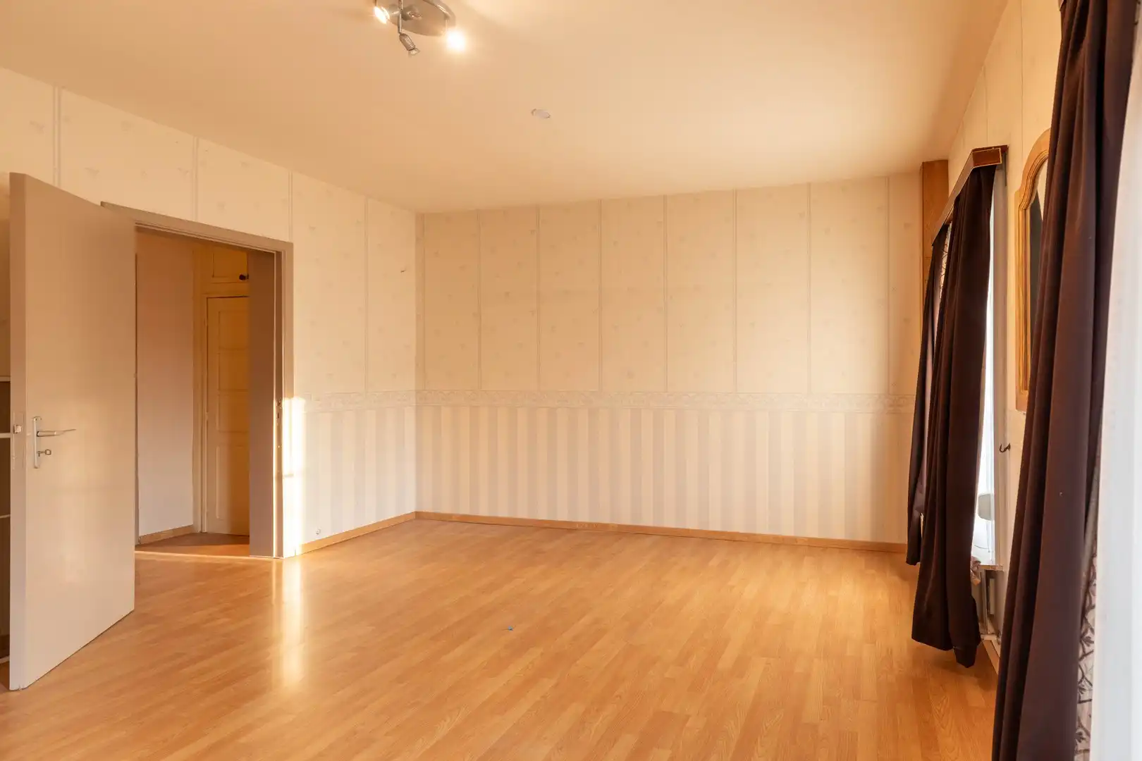 Op te frissen rijwoning in het centrum foto 23