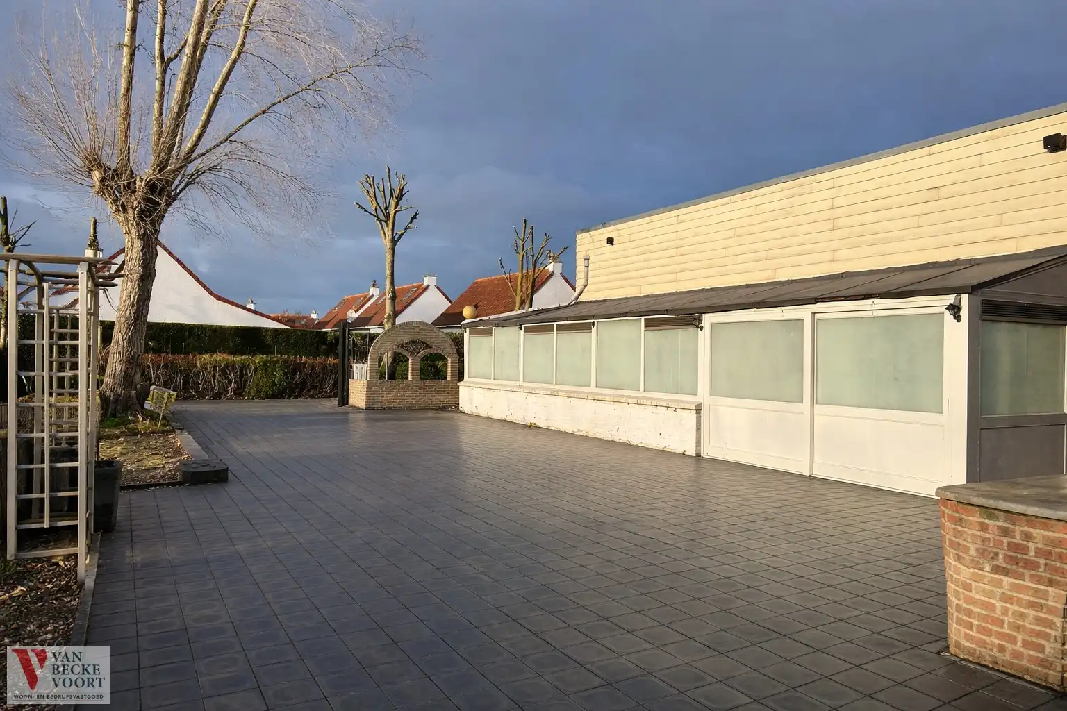 Veelzijdig horecaconcept met 3 padelterreinen, tuin en terrassen foto 6