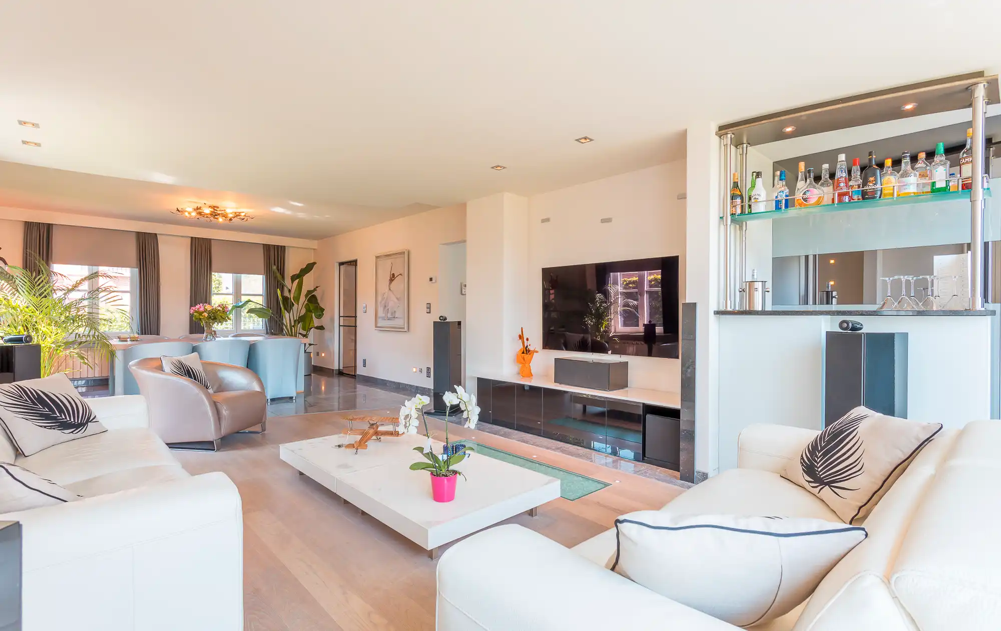 TE KOOP: Villa met kwaliteitsmaterialen en bijgebouw op perceel van 19a 65ca te Kaulille (Bocholt) foto 5