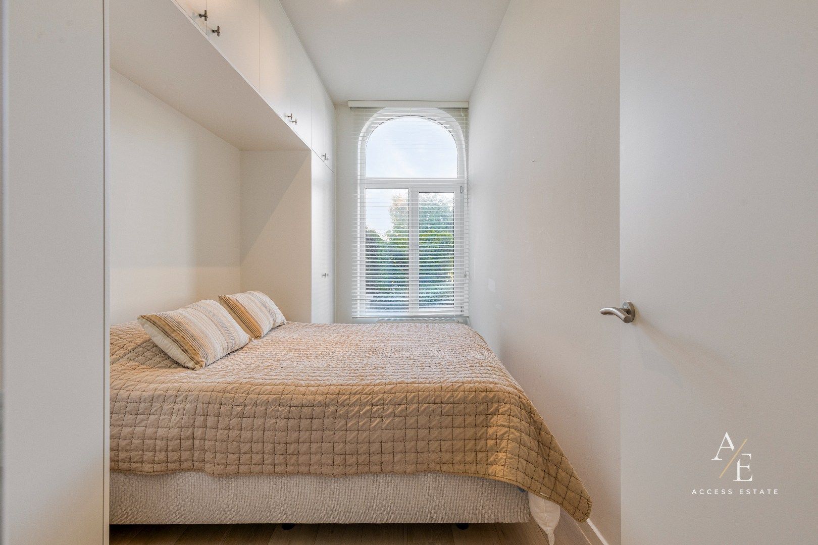 KNOKKE/DUINBERGEN-Gelijkvloers appartement met garage! foto 8