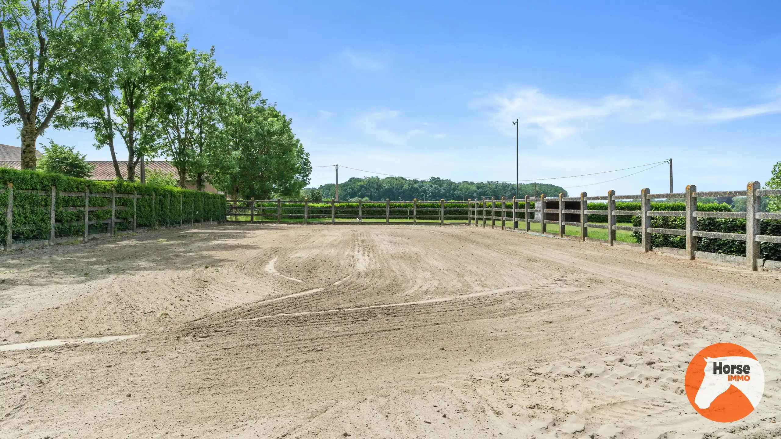 HEIKRUIS - Karaktervolle hoeve met stallen en piste op 1,7ha foto 10