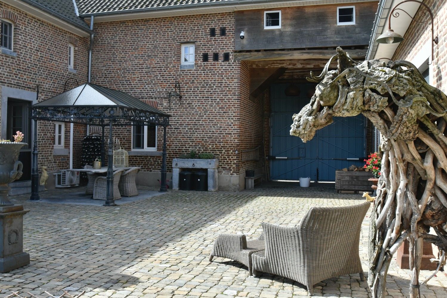 Luxueuze hoeve met schitterende binnenplaats en zwemvijver op een idyllische, natuurrijke locatie te Tongeren foto 9