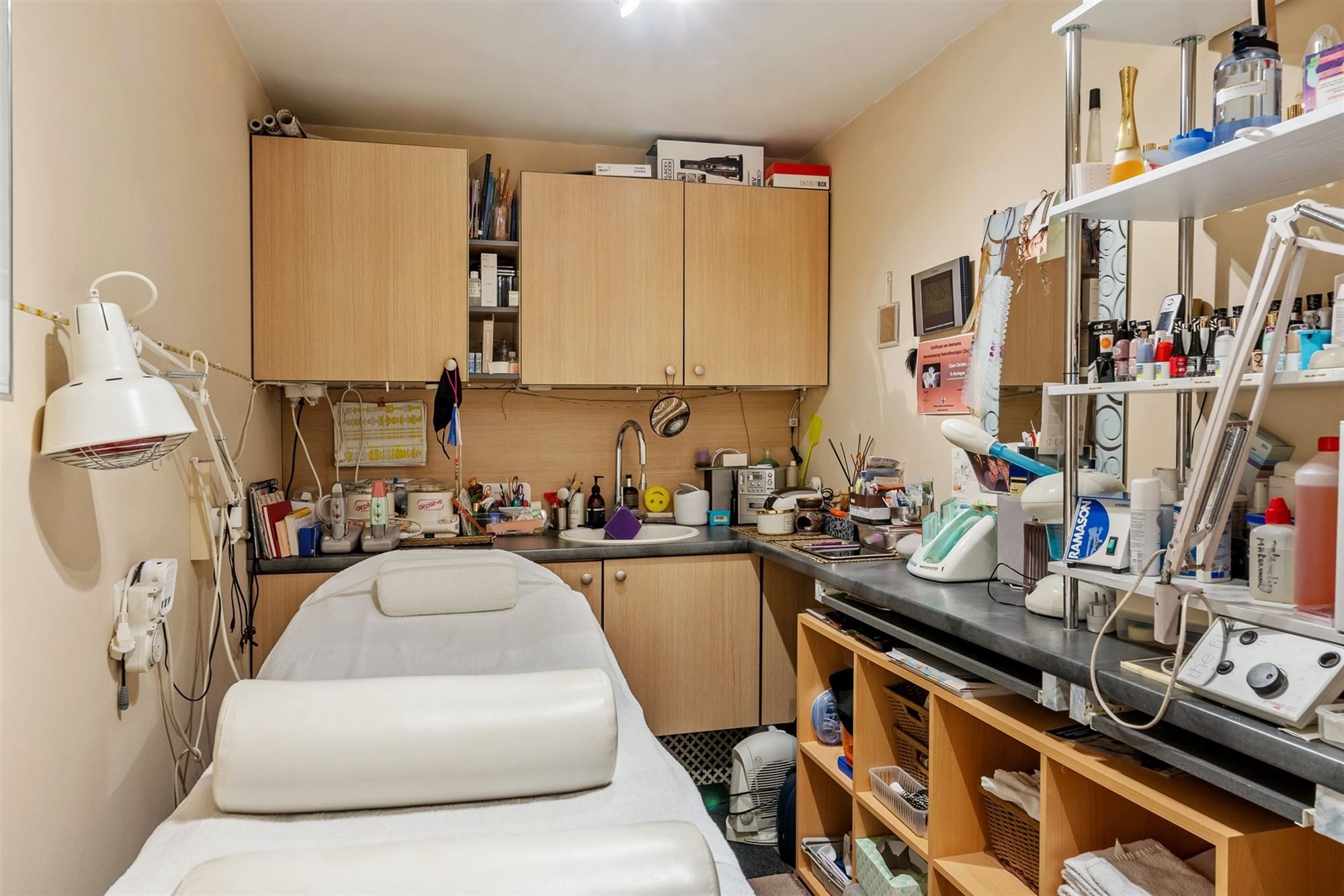 PERFECT ONDERHOUDEN WONING MET 4 SLAAPKAMERS OP CENTRALE LIGGING IN STAL (BERINGEN) foto 11