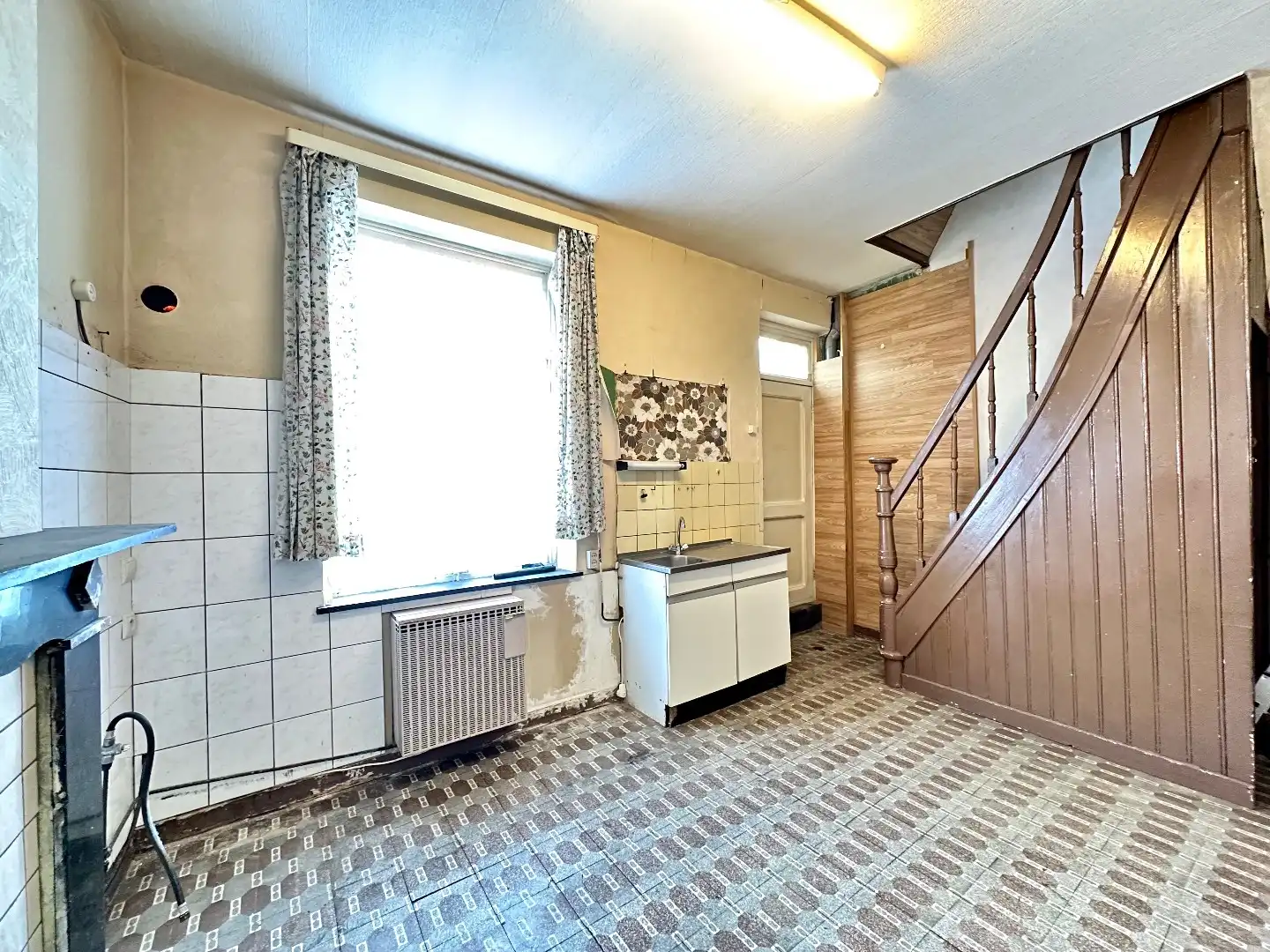 Te renoveren woning met veel mogelijkheden in het hart van Tongeren foto 5