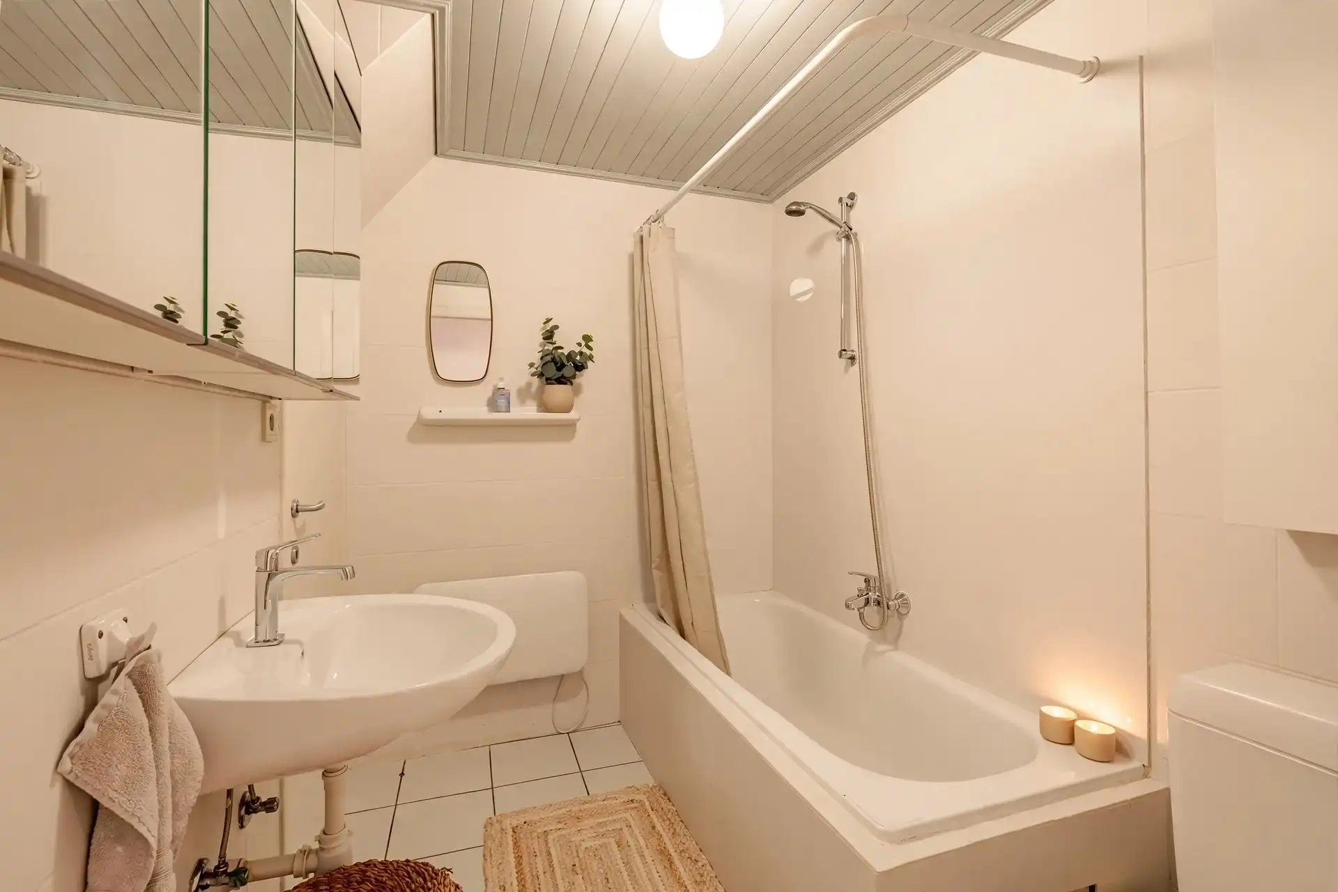 Fijne instapklare rijwoning in centrum Wetteren foto 17