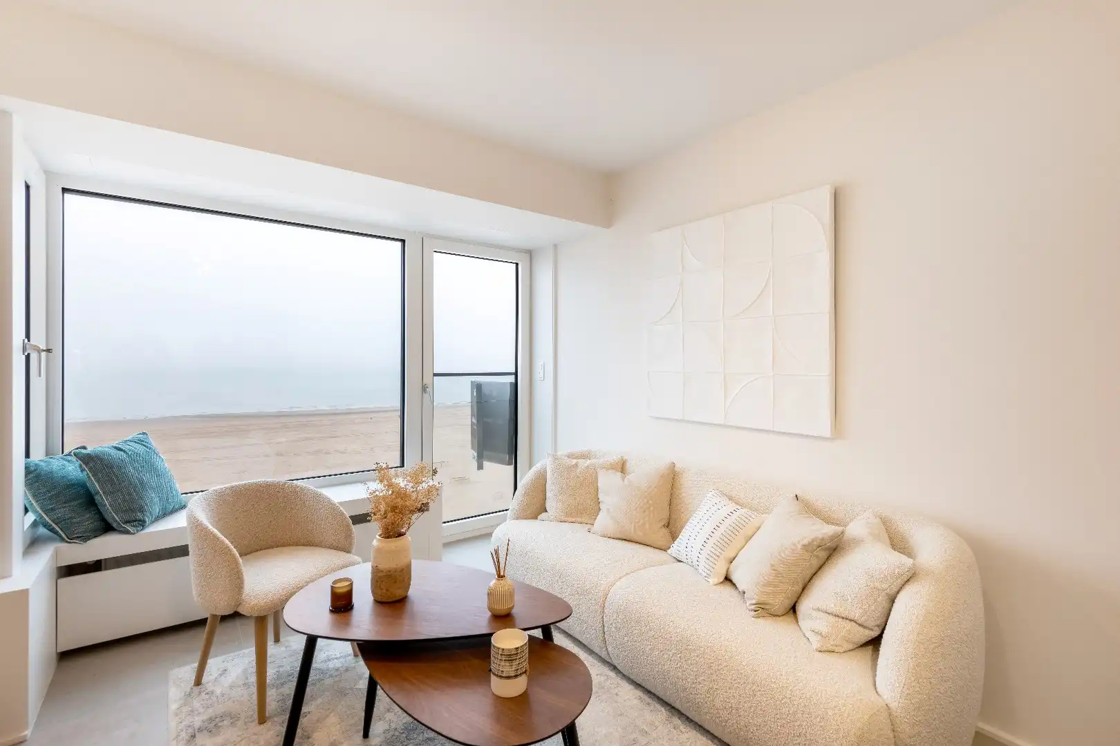 Mooi vernieuwd appartement schitterend gelegen op de Zeedijk vlakbij het Rubensplein foto 4