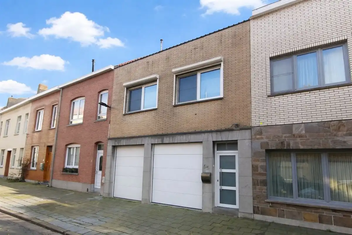 Instapklare gezinswoning met dubbele garage en zuidgerichte tuin nabij Oostende foto 4