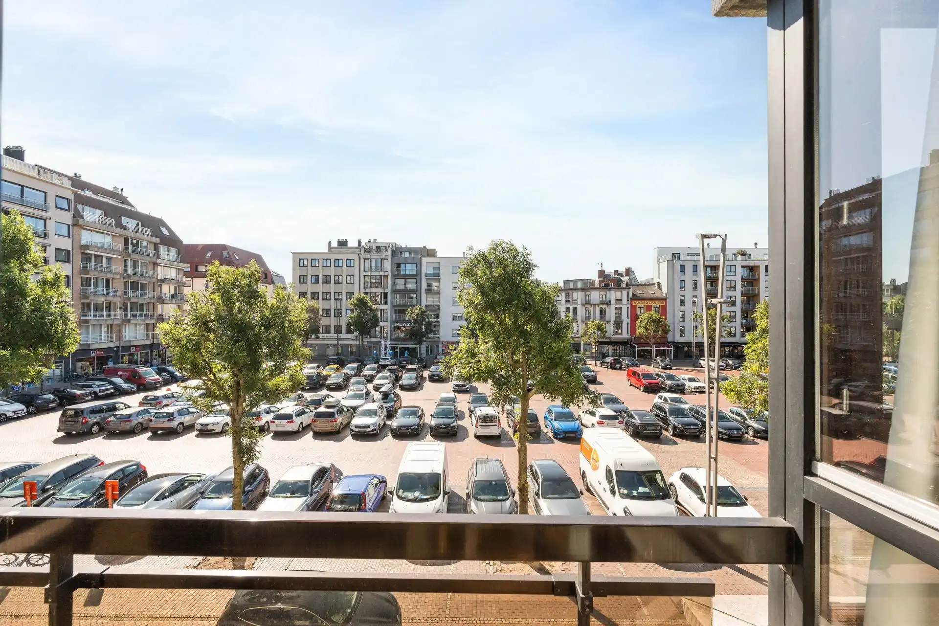 GROTE MARKT / ZONNIG / 2 SLPKS foto 13