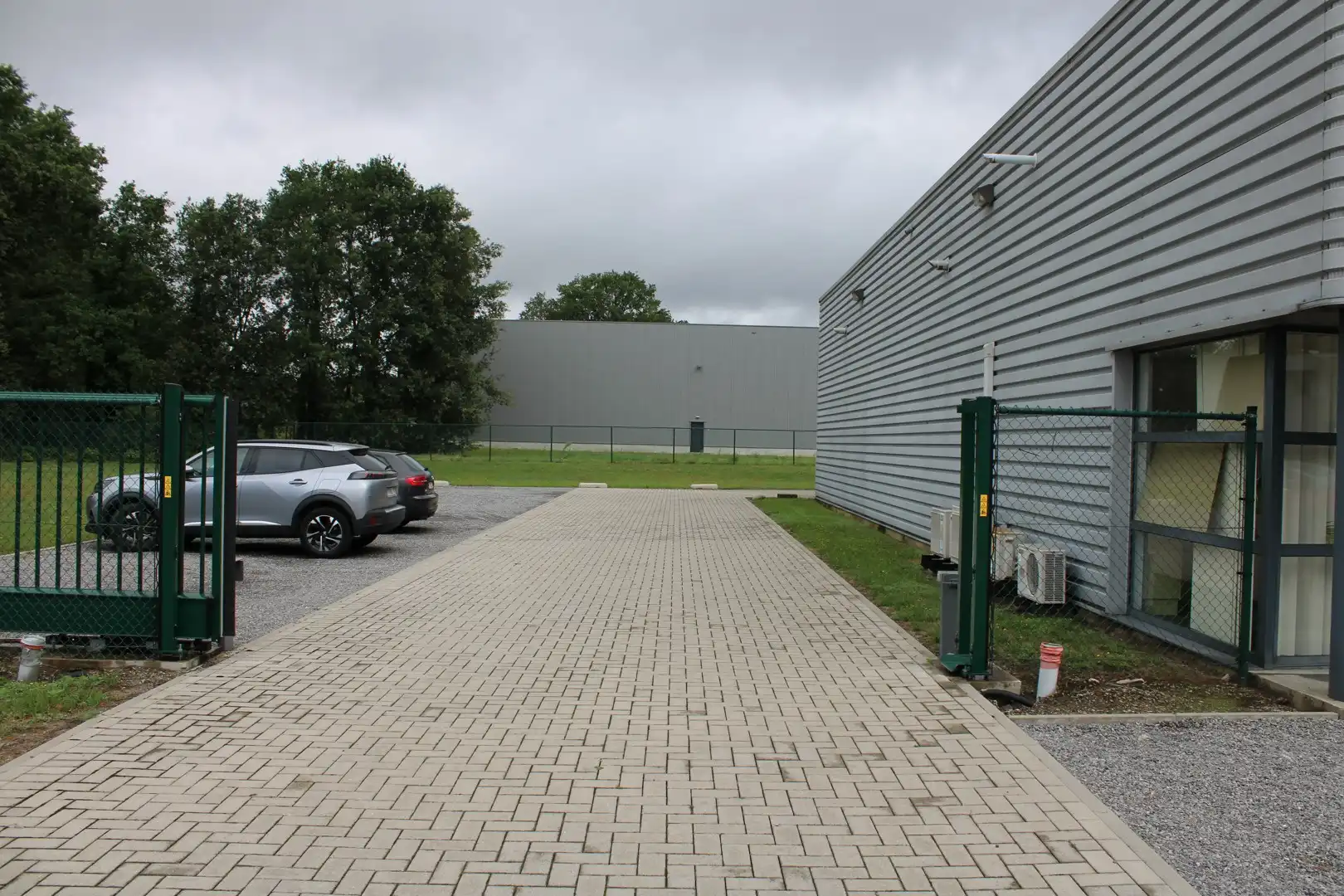 Bedrijfsgebouw te huur foto 2