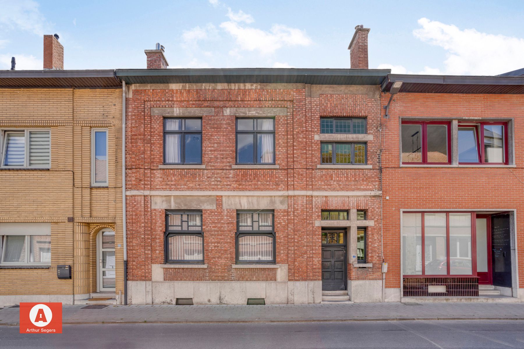 Hoofdfoto van de publicatie: Idyllische gezinswoning met 4 slaapkamers, centrum Merchtem 