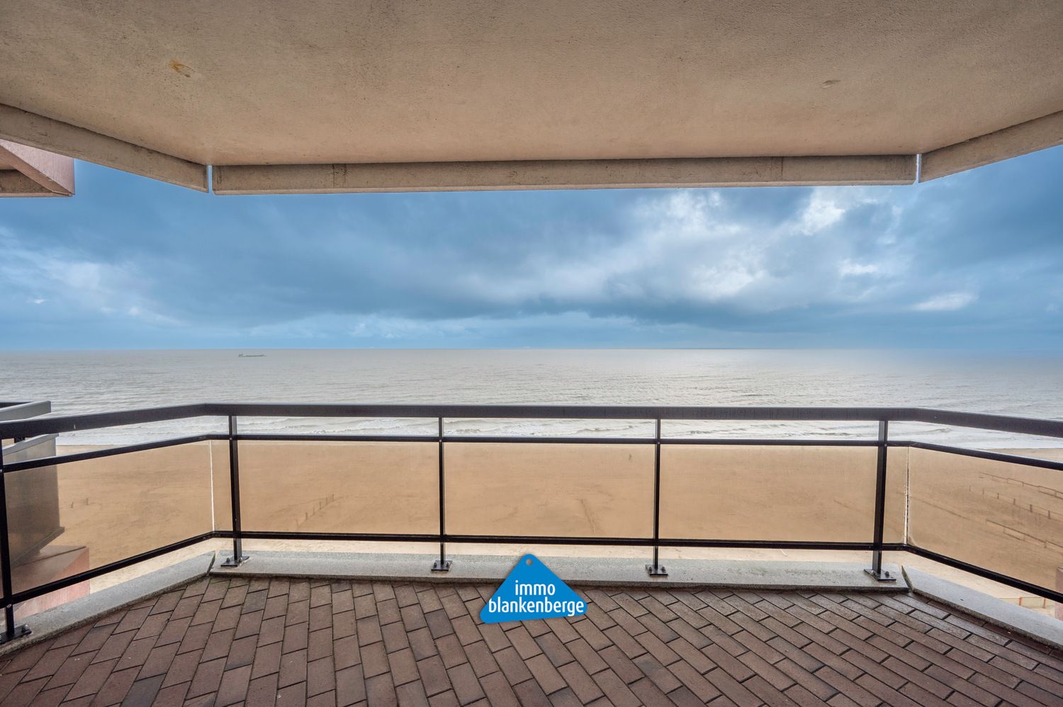 Exclusief appartement met open zeezicht en drie slaapkamers foto 2