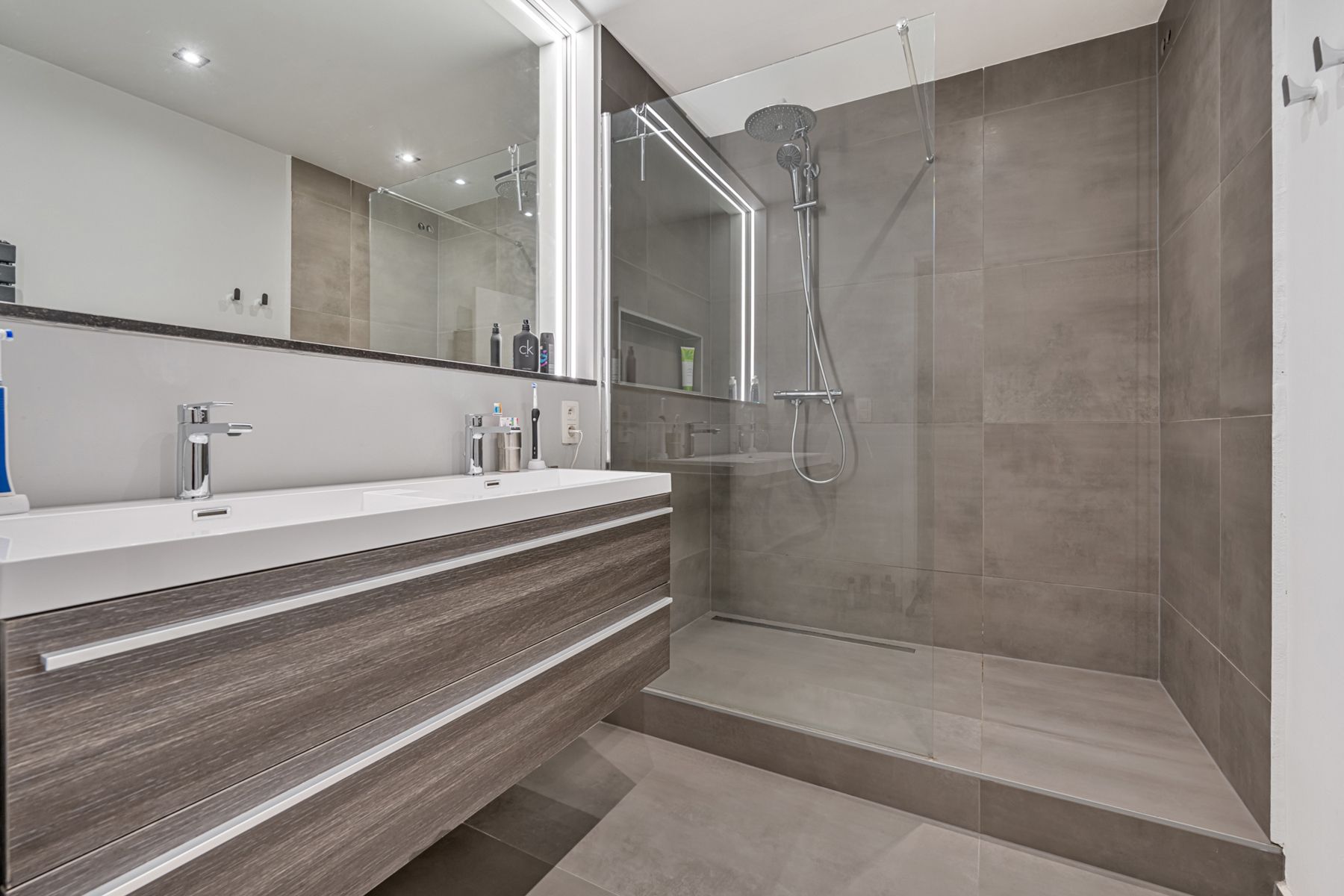 Gerenoveerde Instapklare bel-etage woning met tuin foto 19