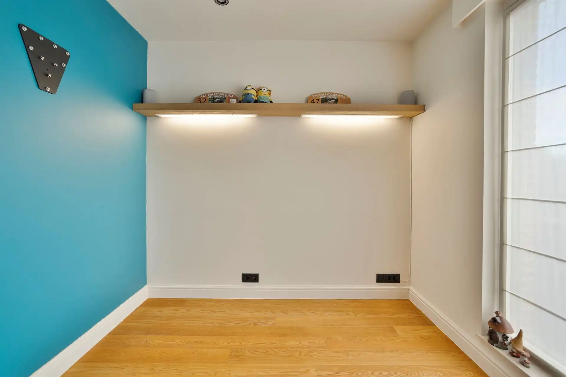 Instapklaar appartement met 2 slpk's, terras, garage en berging! foto 11