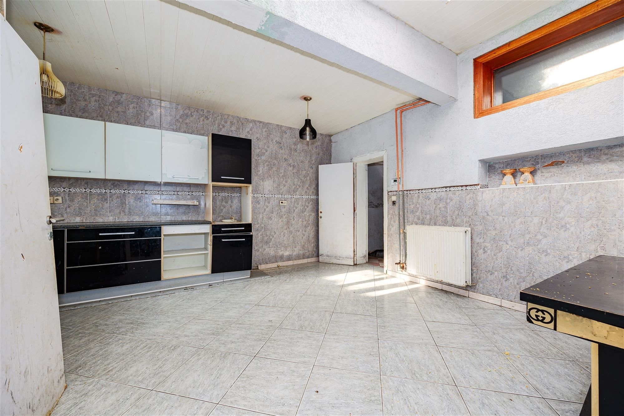 Te renoveren woning met 4 slaapkamers en koer foto 5