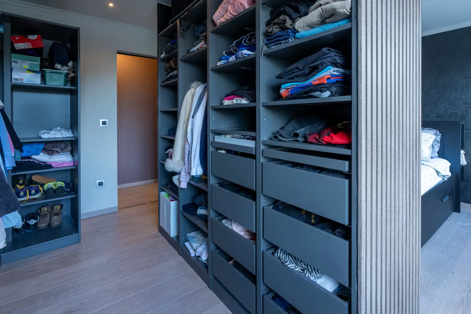 KIJKDAG 25/10 Instapklare woning met 2 slks., tuin & garage foto 16