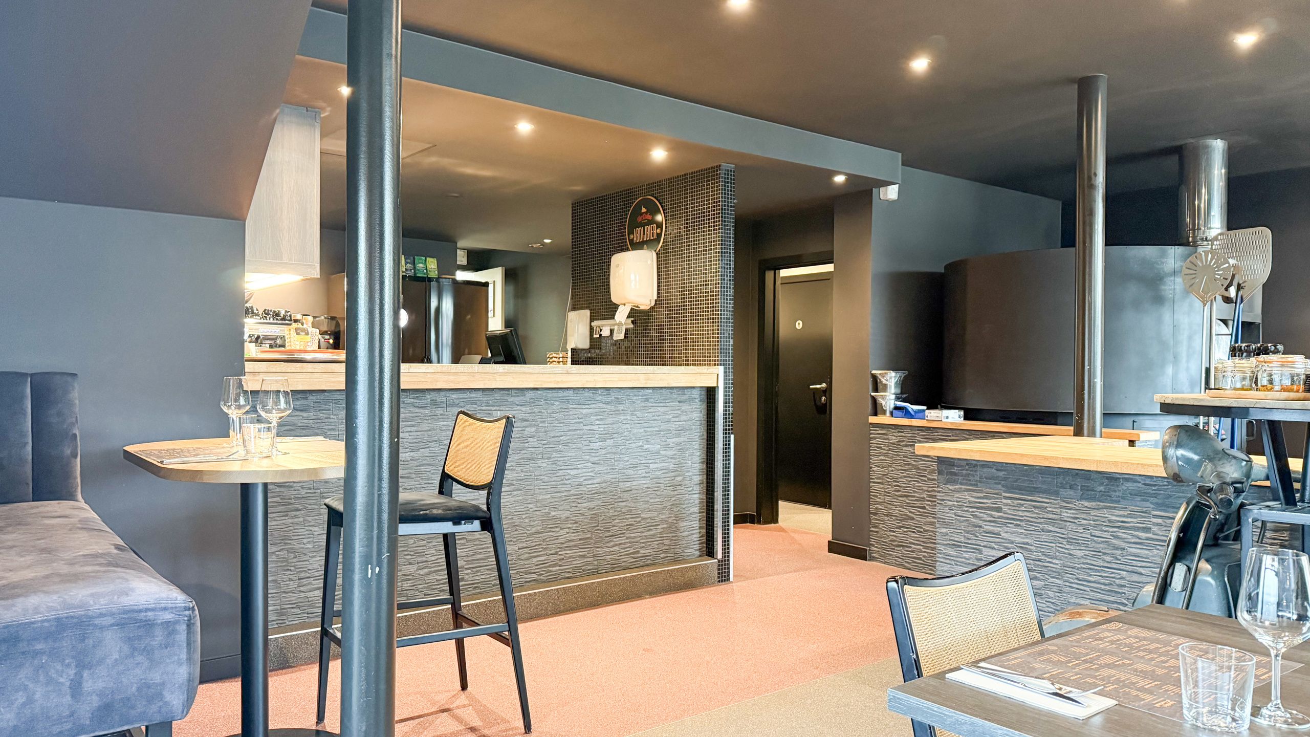 Horecapand met volledige inrichting op goed gelegen locatie! foto 8