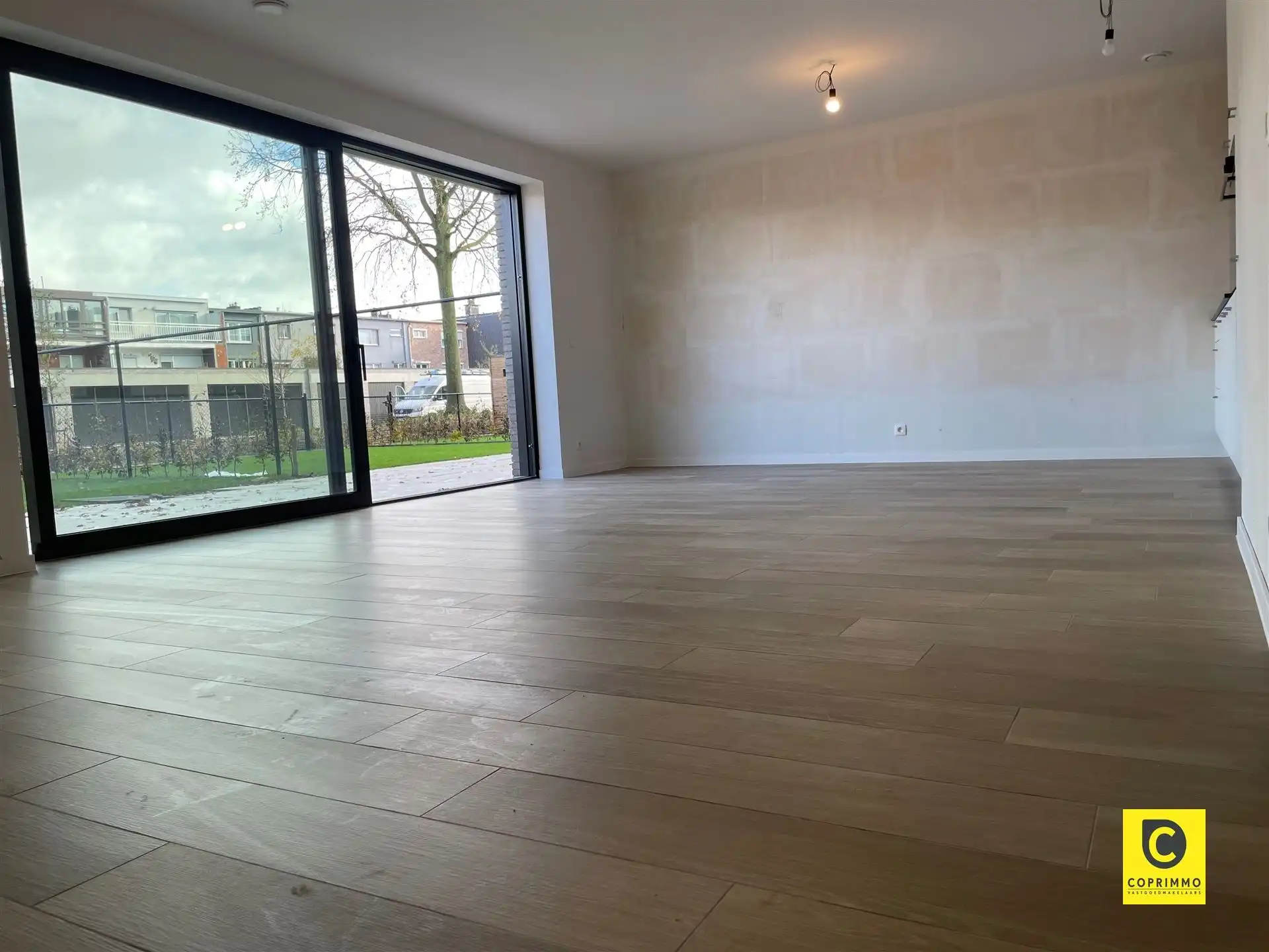 Gelijkvloers app. 2 slk. tuin en P  foto 3
