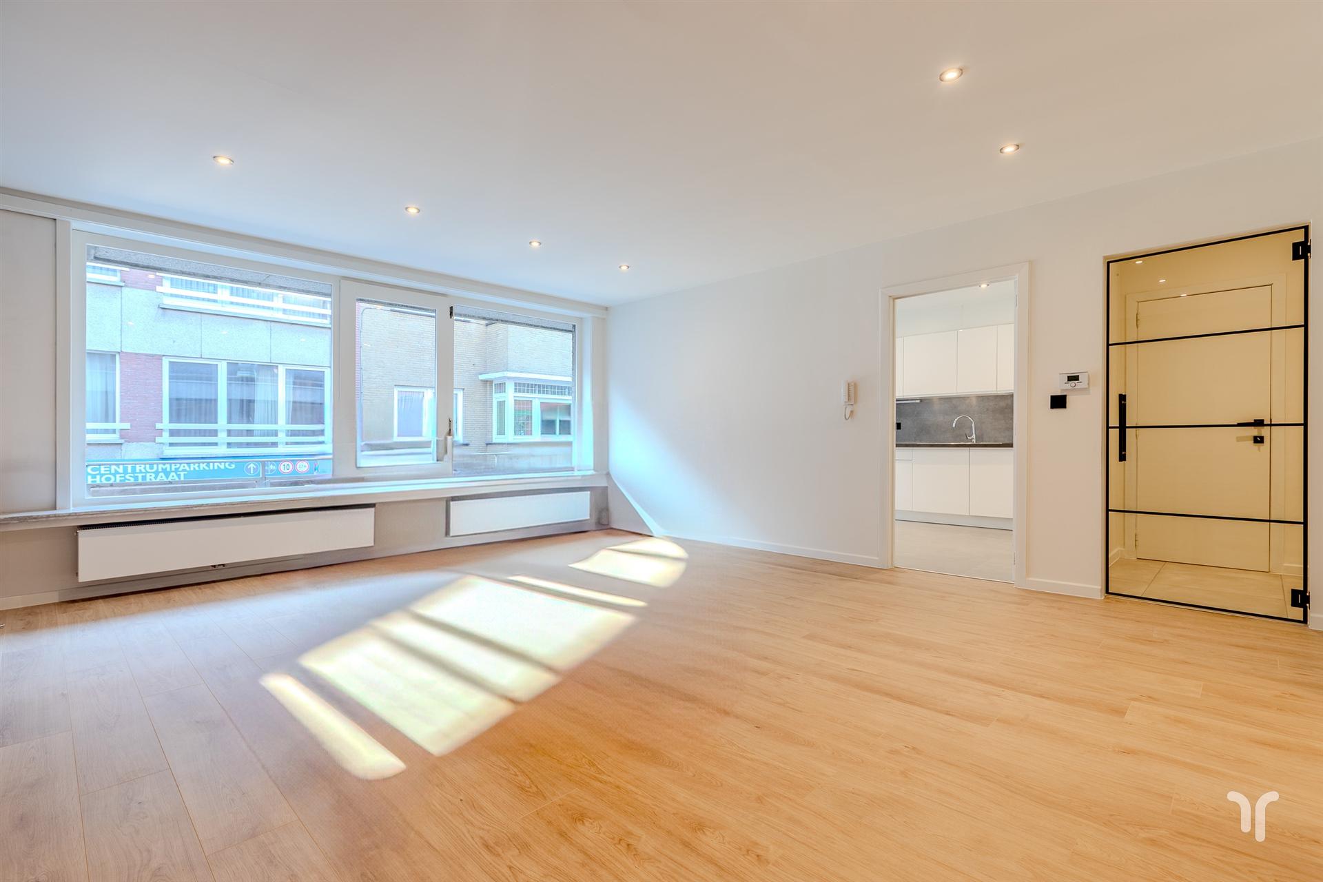 Ruim gerenoveerd appartement foto {{pictureIndex}}