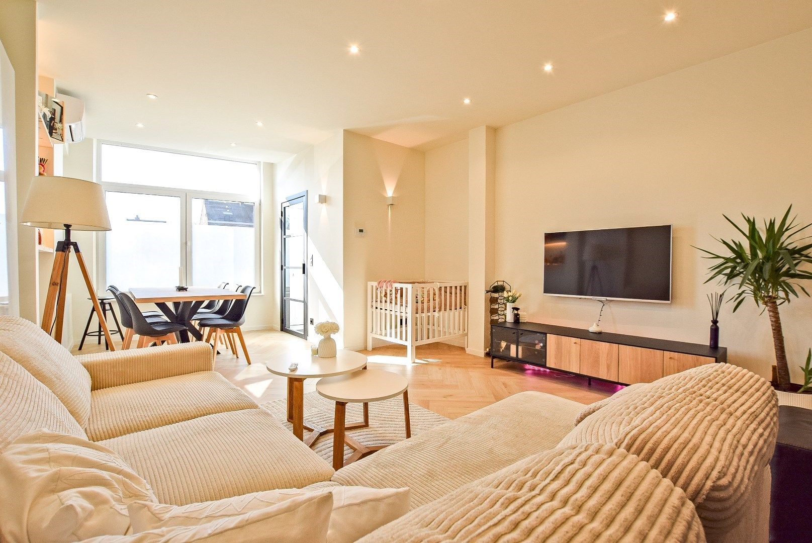 Gerenoveerde energiezuinige woning, centrum Veurne. foto 2