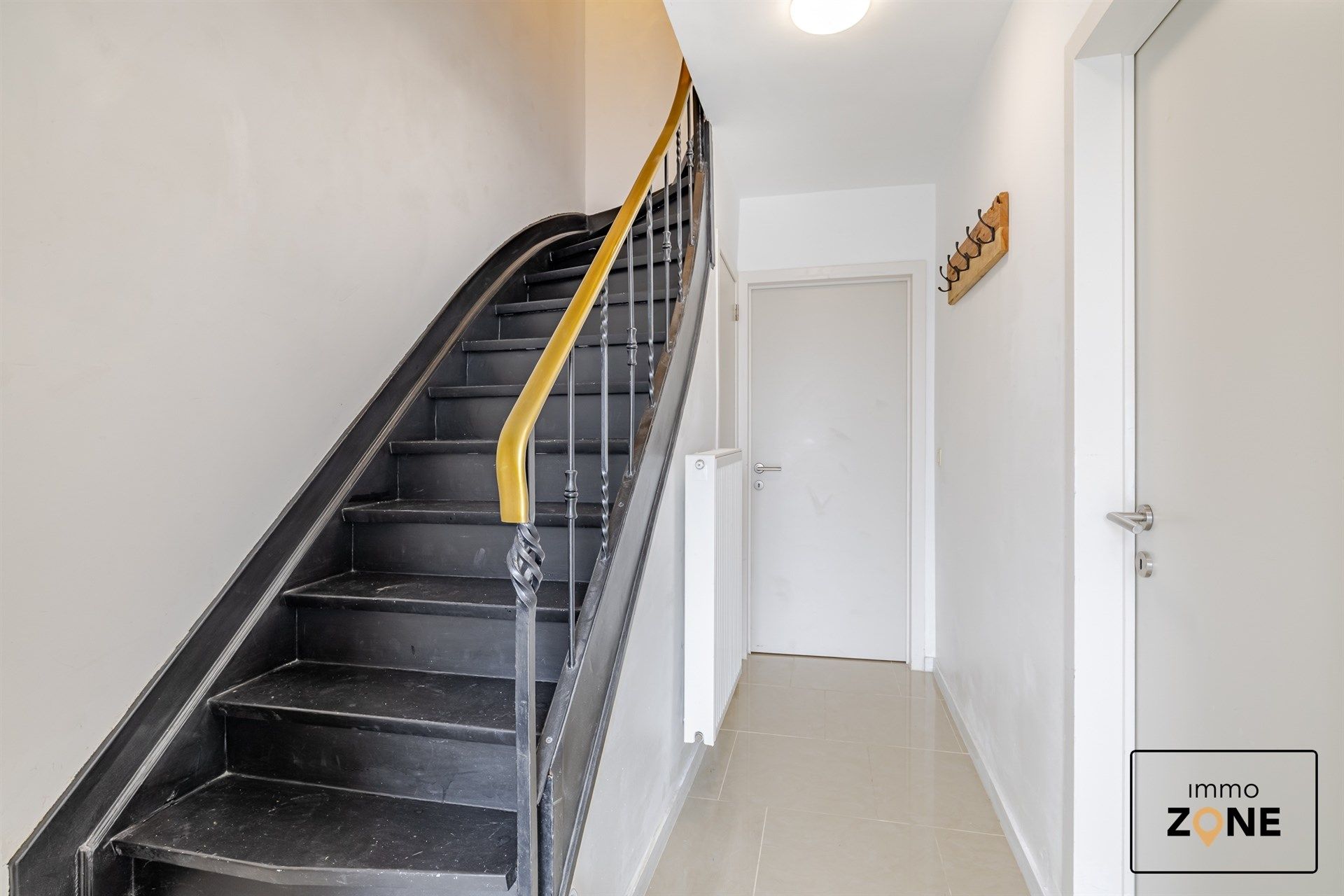 Instapklare, gerenoveerde woning in kindvriendelijke buurt foto 7