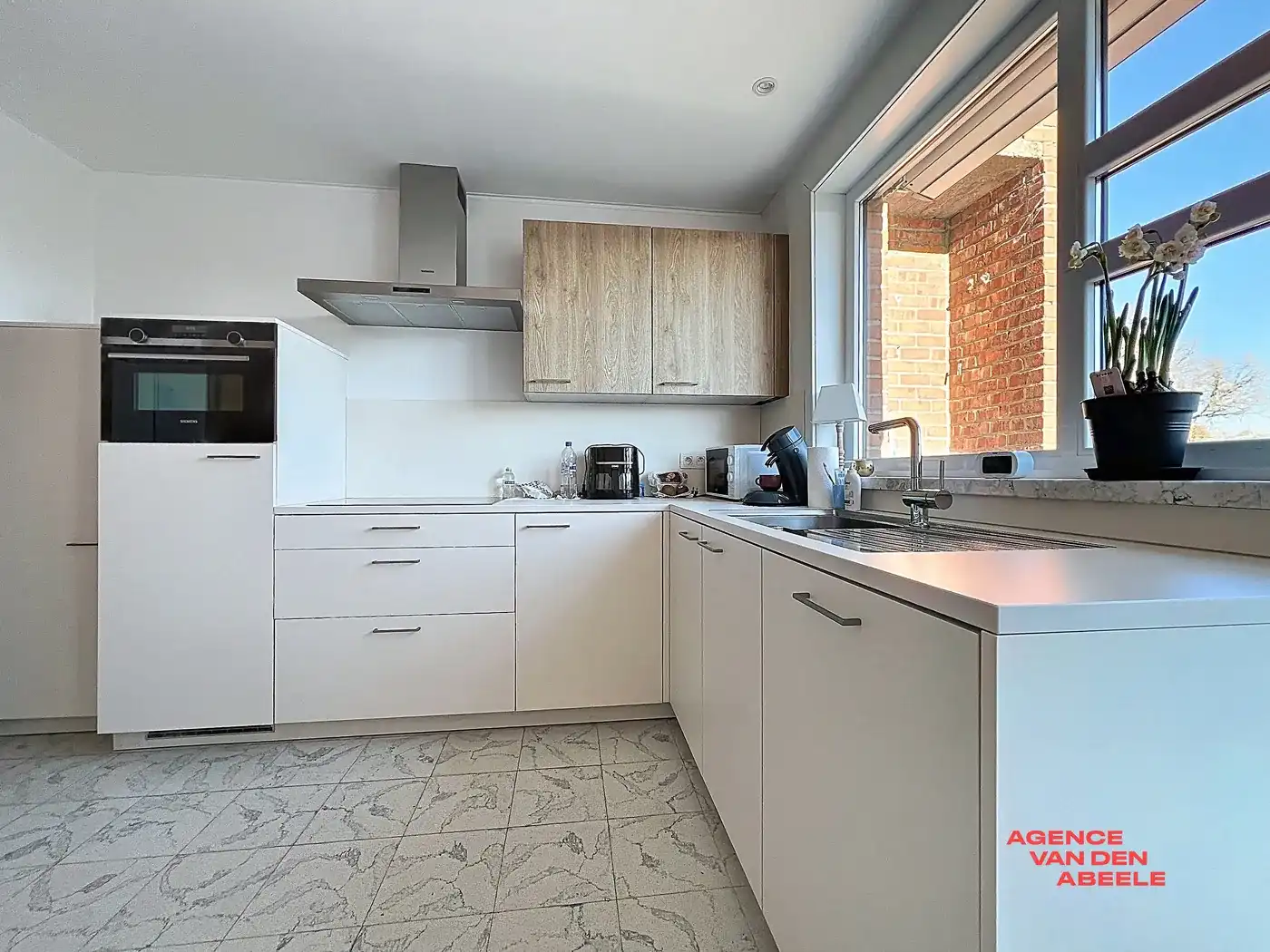 Instapklaar appartement met 2 slaapkamers en terras  foto 5