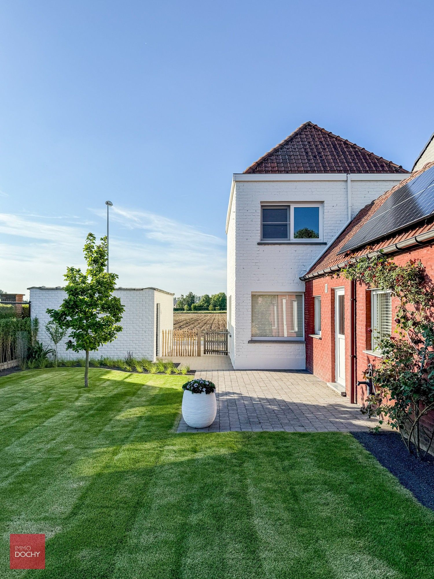 VOLLEDIG  VERNIEUWDE koppelwoning met zuidgerichte tuin in verkeersarme straat | Sparrestraat foto 17