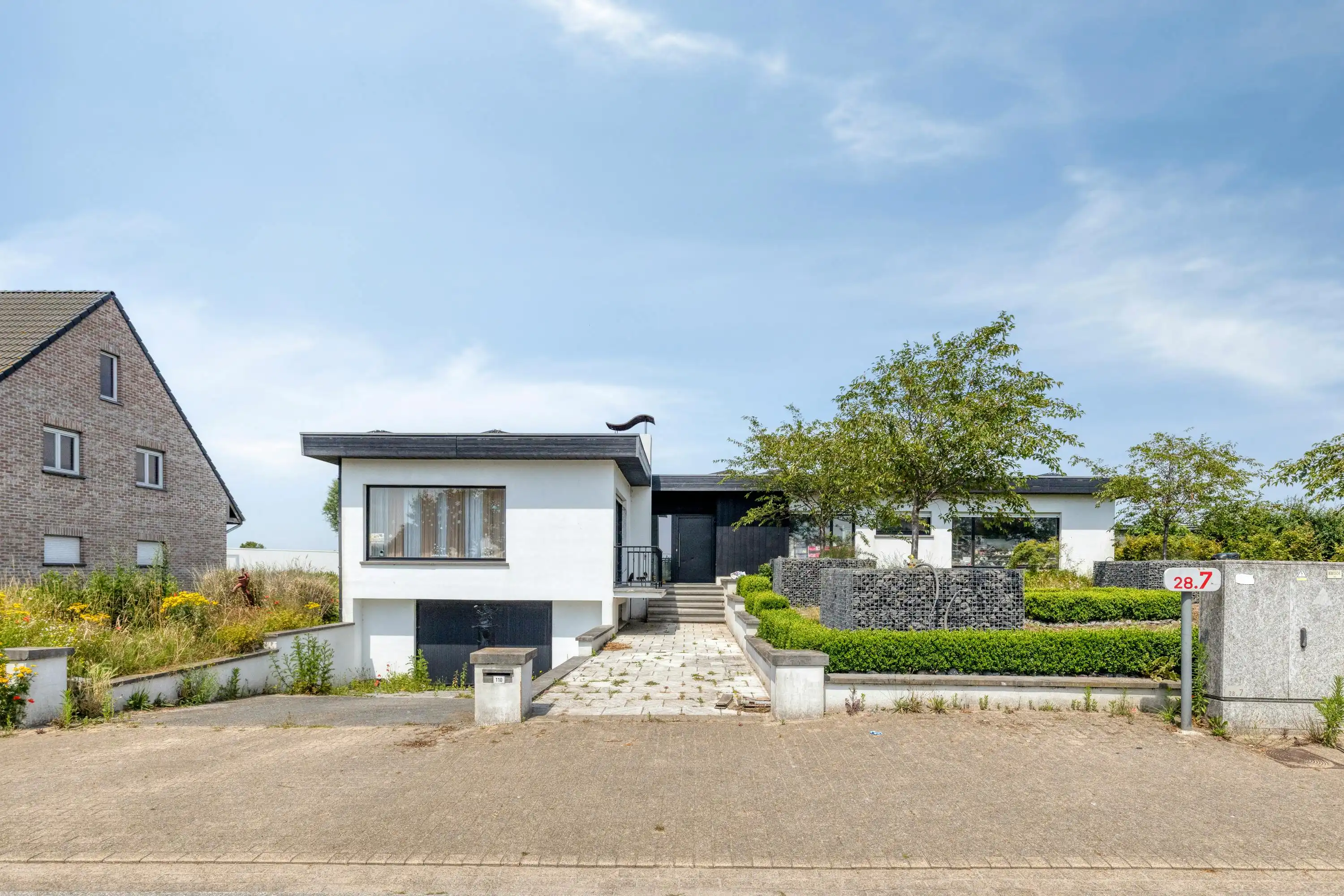 Ruime woning in bungalowstijl te koop in Aartrijke foto 2